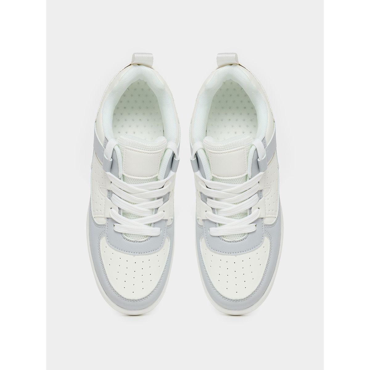 حذاء سنيكرز بنمط كتل الالوان ورباط غلق-women-shoes-sneakers-image-6