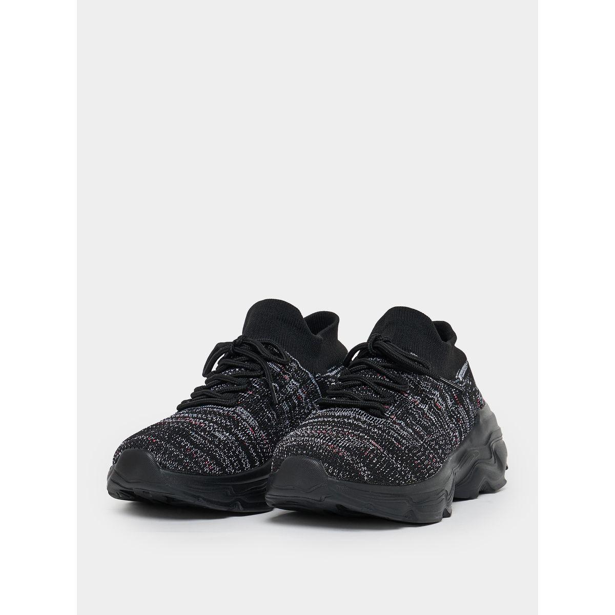 حذاء سنيكرز بتفاصيل شبكية ورباط غلق-women-shoes-sneakers-image-3
