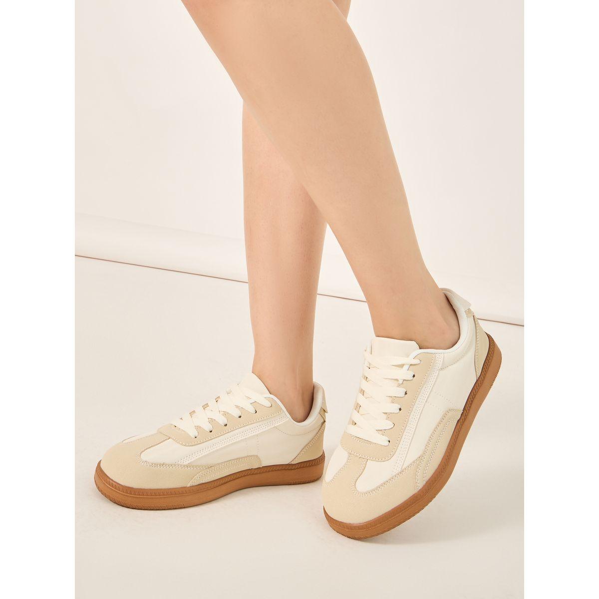 حذاء سنيكرز بنعل مطاطي ورباط غلق-women-shoes-sneakers-image-1