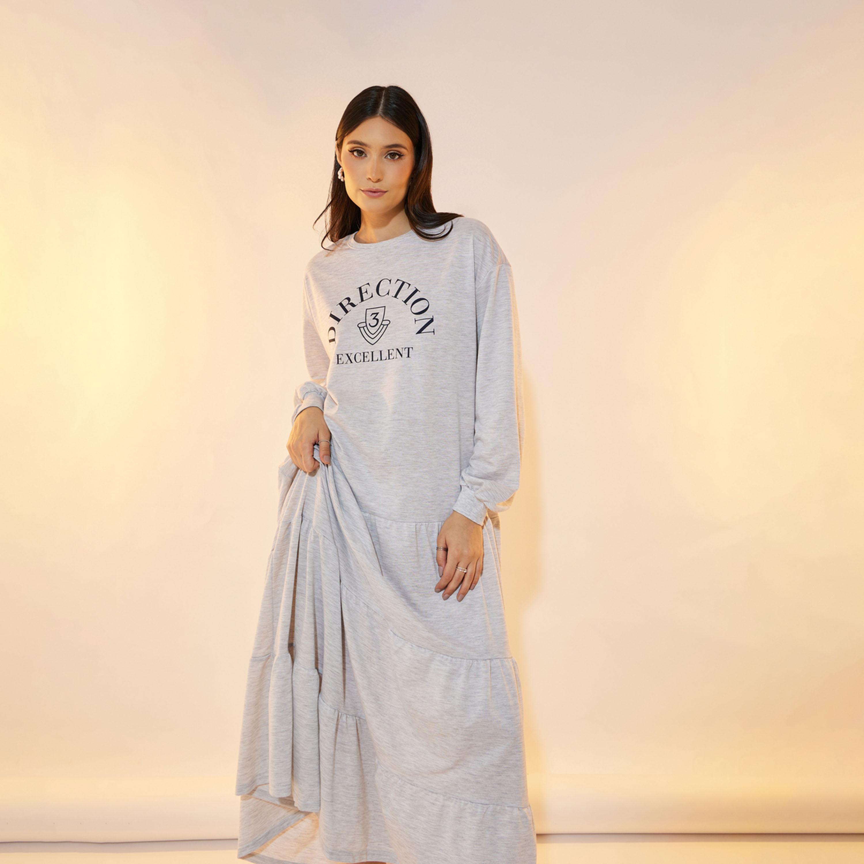 فستان طويل بطبعة كتابة وكسرات-women-clothing-dresses-image-5