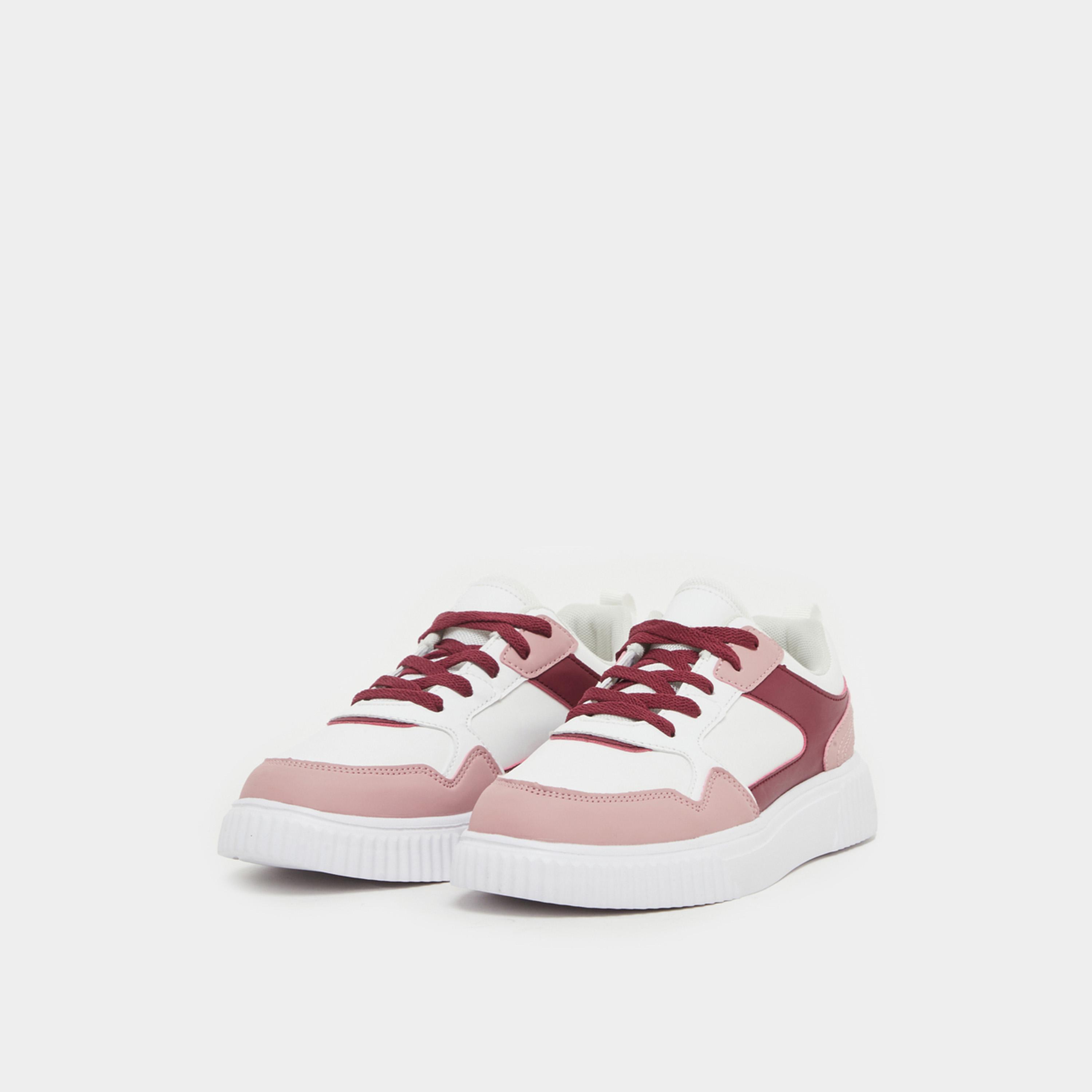 ستايلي - حذاء رياضي بألوان متباينة برباط-women-shoes-sneakers-image-2
