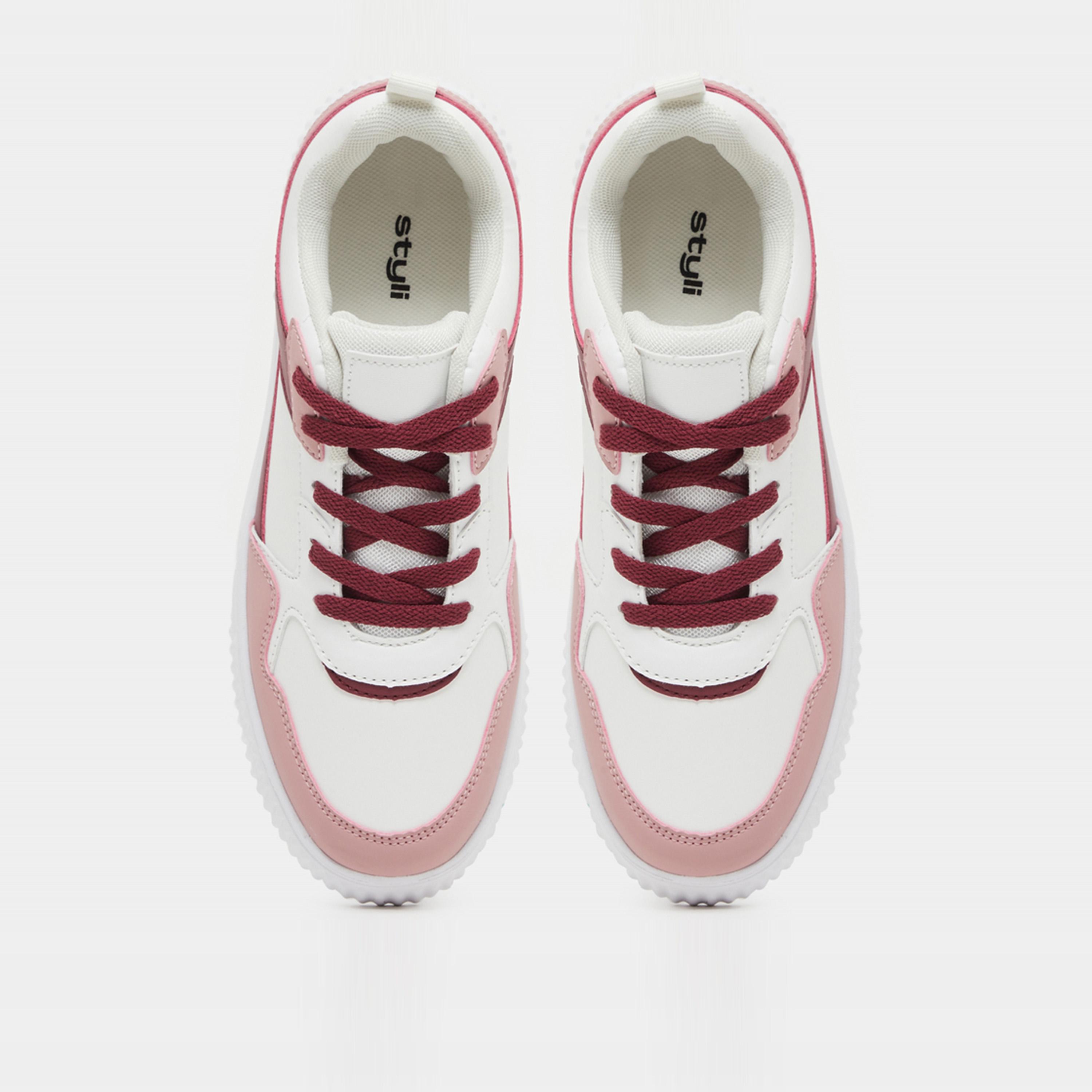 ستايلي - حذاء رياضي بألوان متباينة برباط-women-shoes-sneakers-image-5