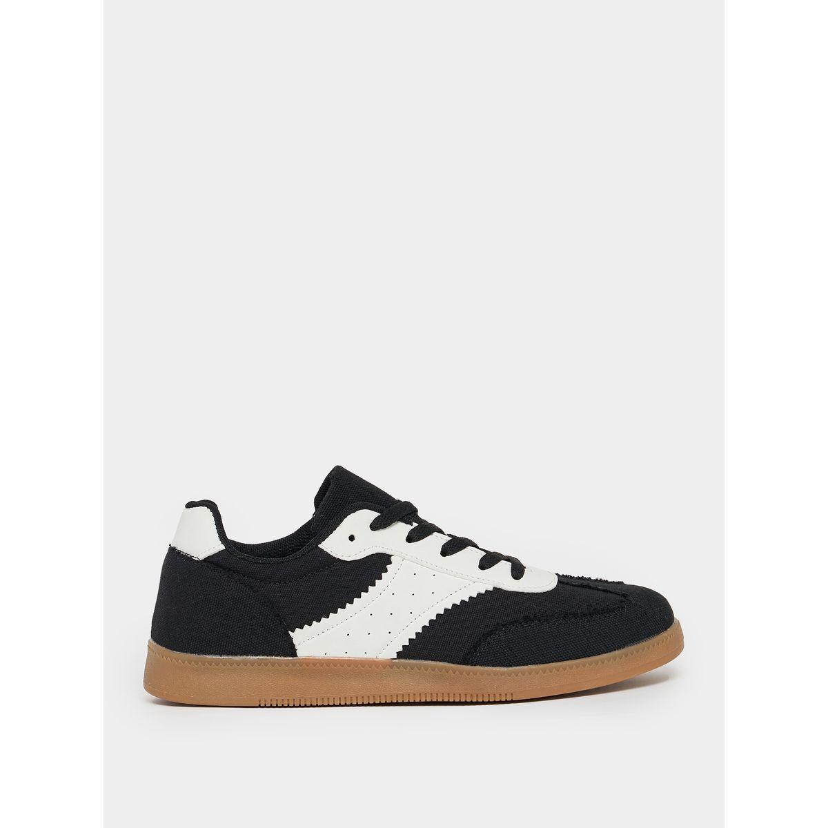 حذاء سنيكرز بتفاصيل مُتباينة-women-shoes-sneakers-image-2