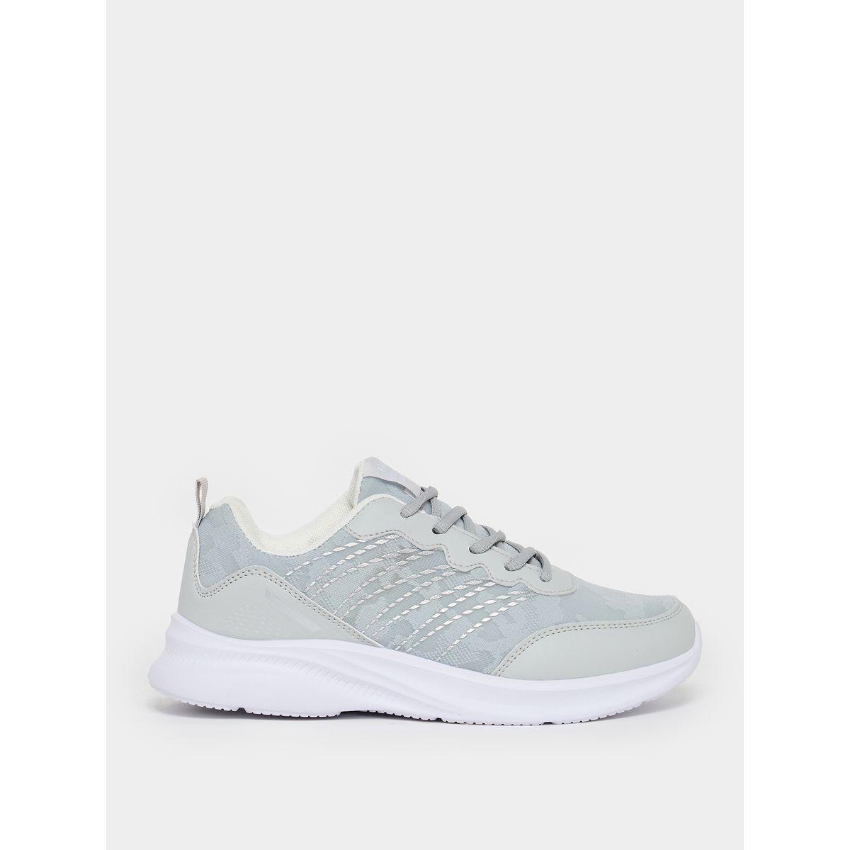 حذاء سنيكرز برباط غلق وتفاصيل مدروزة-women-shoes-sneakers-image-2