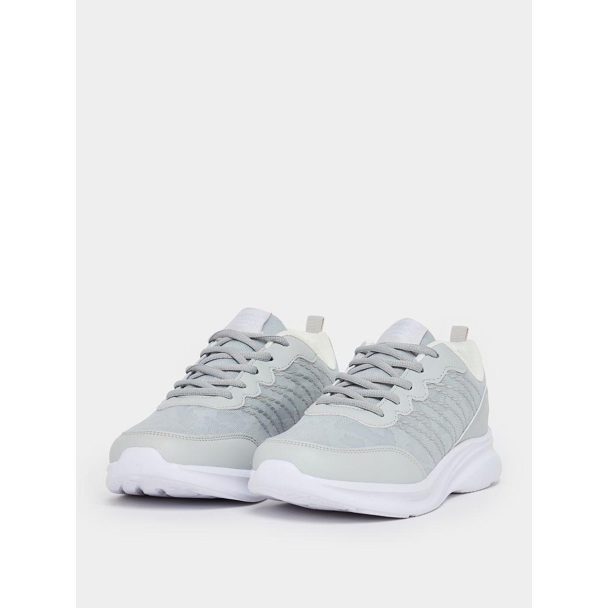 حذاء سنيكرز برباط غلق وتفاصيل مدروزة-women-shoes-sneakers-image-3