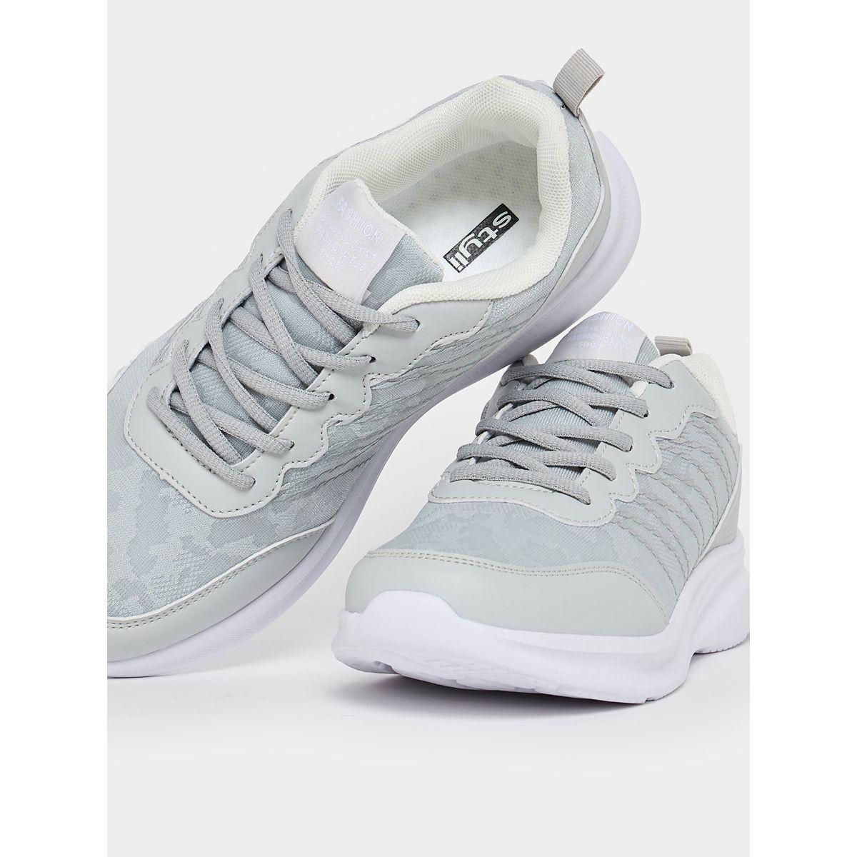 حذاء سنيكرز برباط غلق وتفاصيل مدروزة-women-shoes-sneakers-image-4