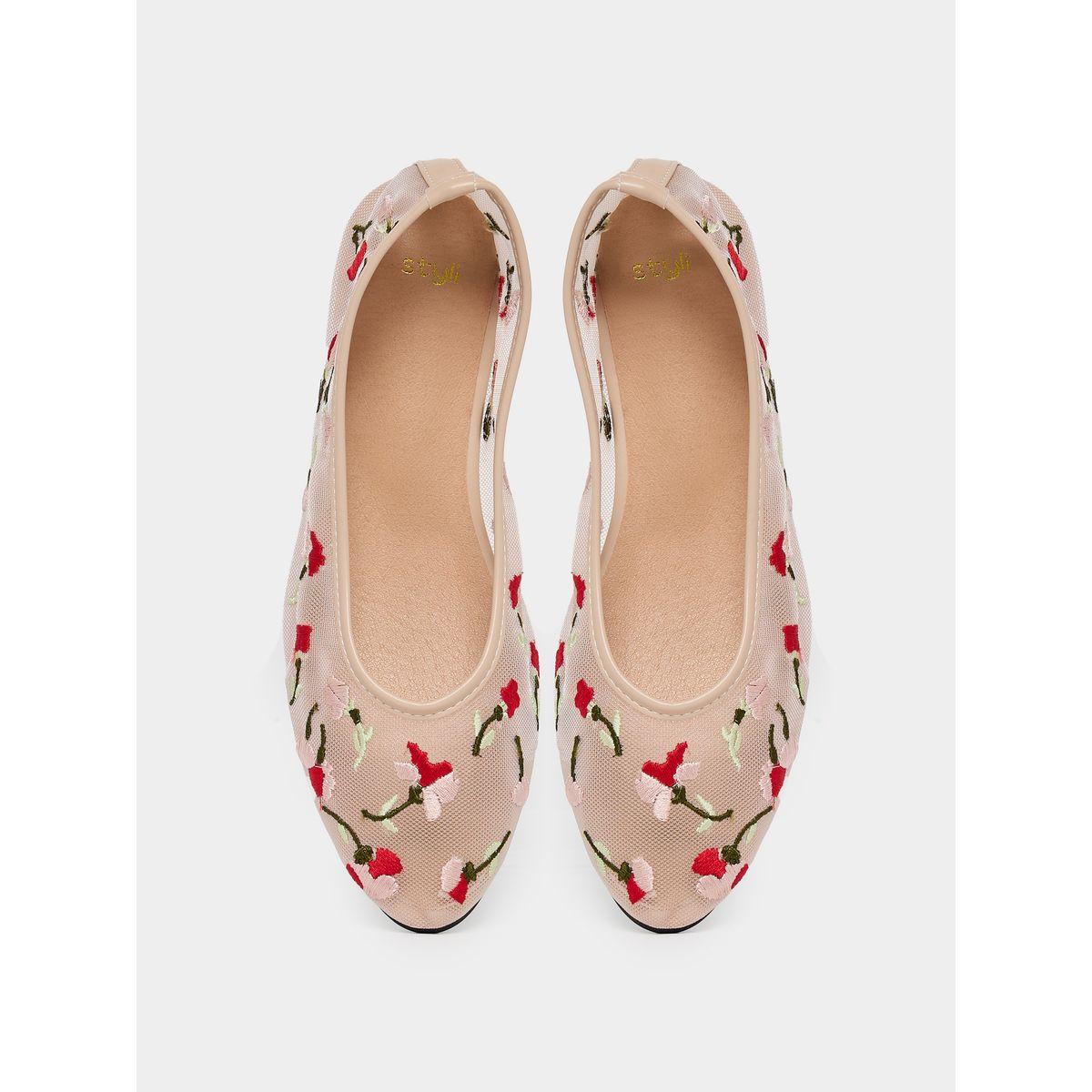 حذاء كاجوال مُطرّز بزهور وتفاصيل شبكية-women-shoes-ballerinas-image-6