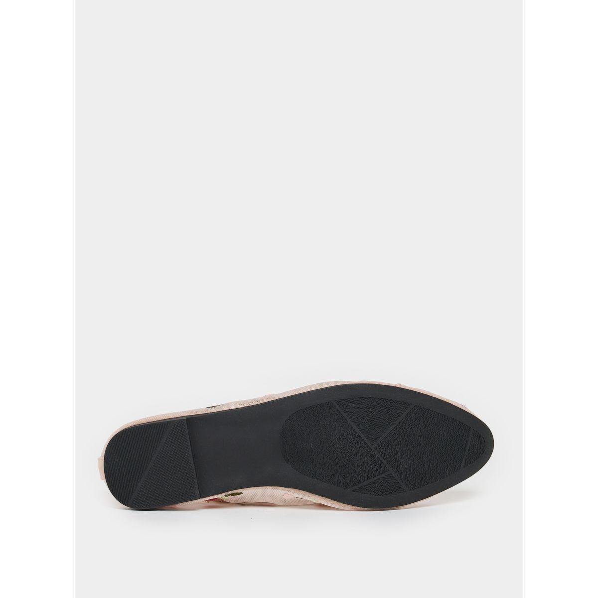 حذاء كاجوال مُطرّز بزهور وتفاصيل شبكية-women-shoes-ballerinas-image-7