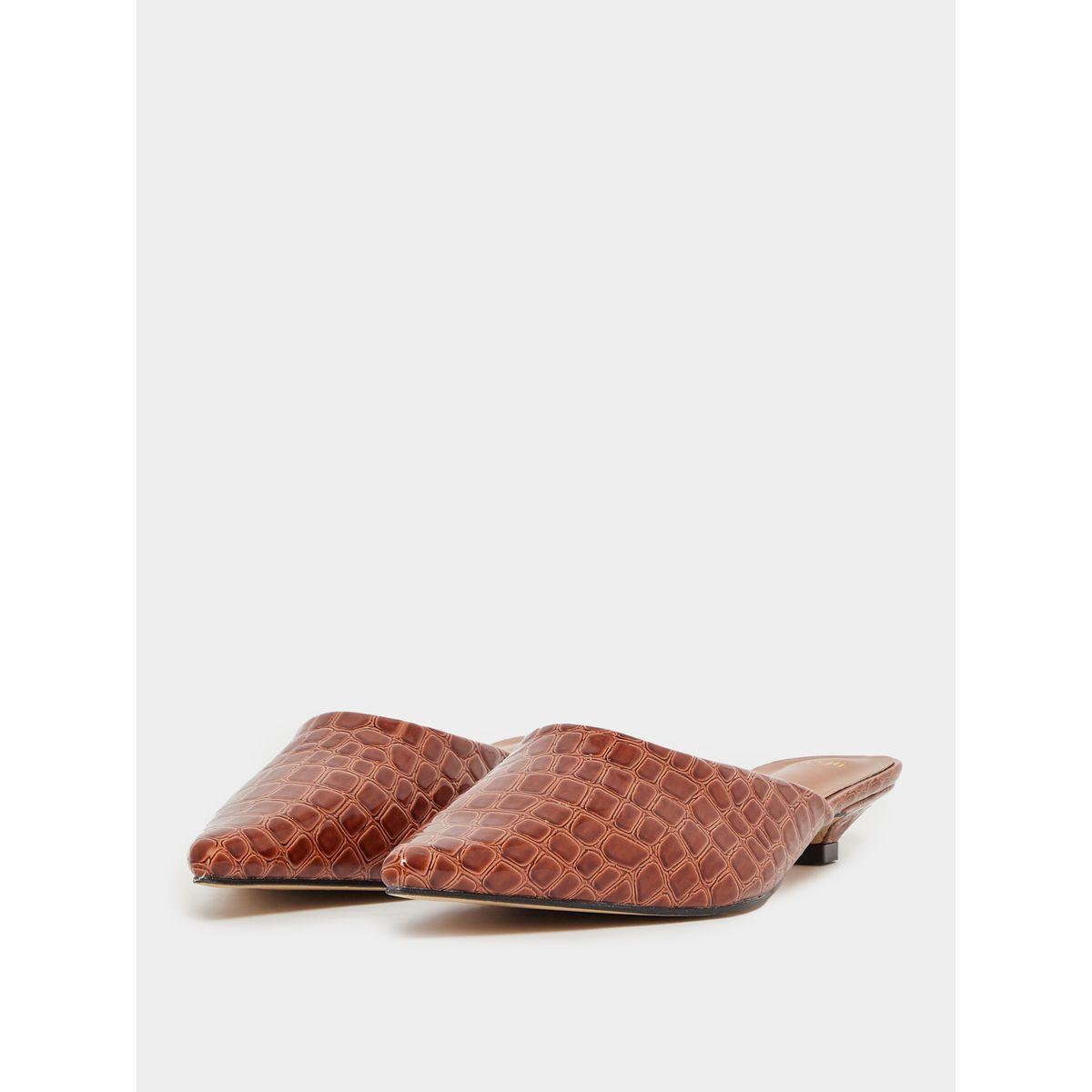 حذاء ميولز بمقدمة مدببة وتفاصيل بارزة الملمس-women-shoes-loafersandmoccasins-image-5