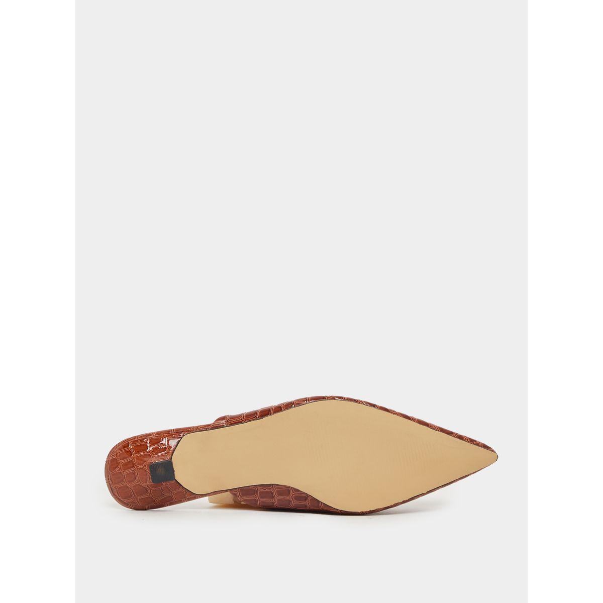 حذاء ميولز بمقدمة مدببة وتفاصيل بارزة الملمس-women-shoes-loafersandmoccasins-image-1