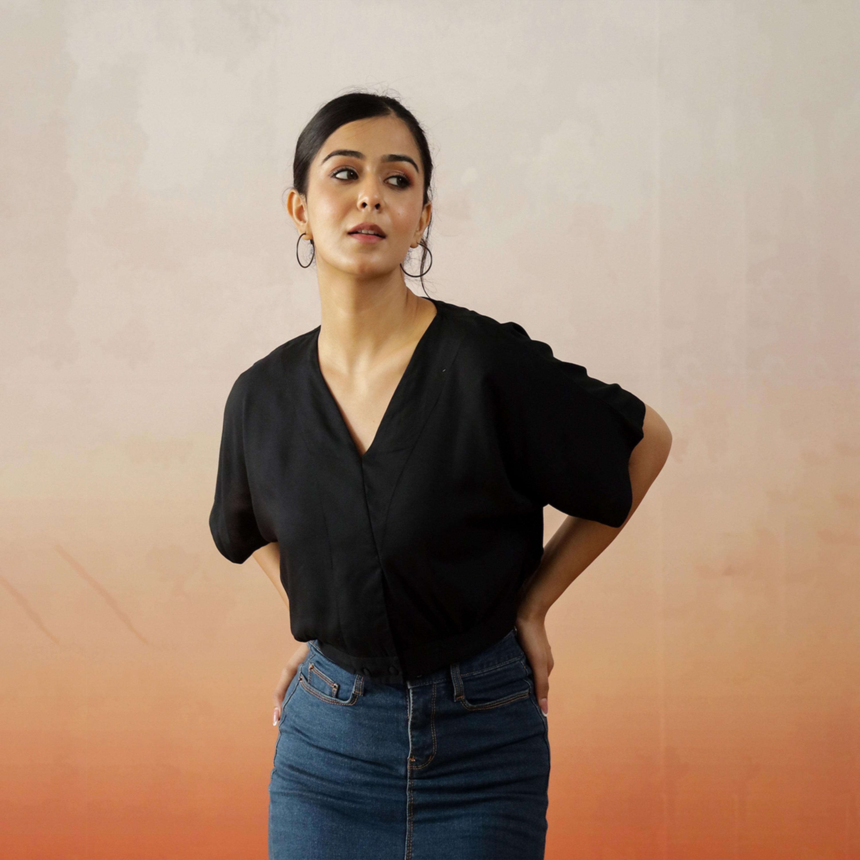 سانسكروتي هومز × ستايلي - بلوزة قطنية سادة بأكمام ممتدة ورقبة على شكل V-women-clothing-shirtsandblouses-blouses-image-1