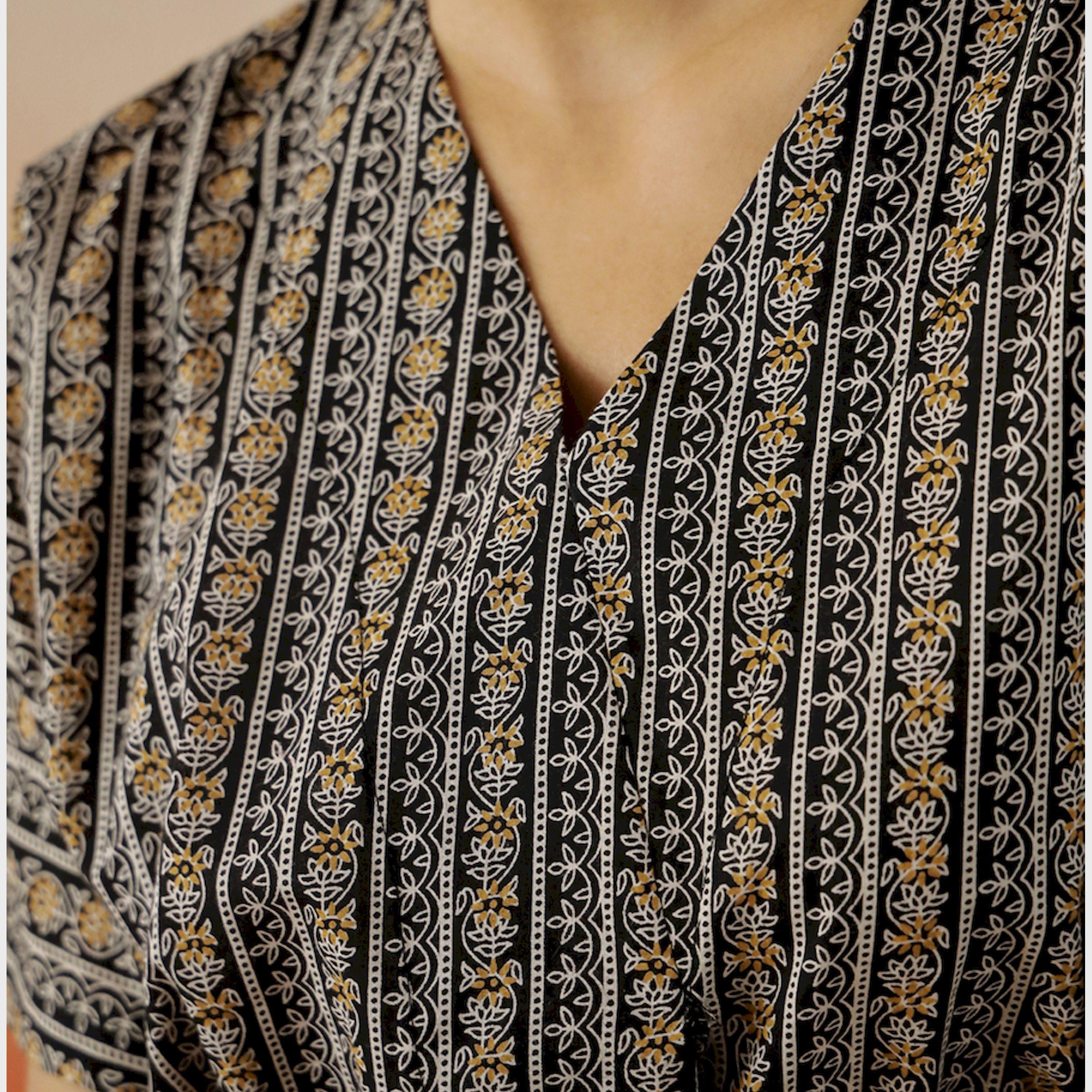 سانسكروتي هومز × ستايلي - بلوزة قطنية بأكمام ممتدة بطبعة زهور كاملة-women-clothing-shirtsandblouses-blouses-image-6