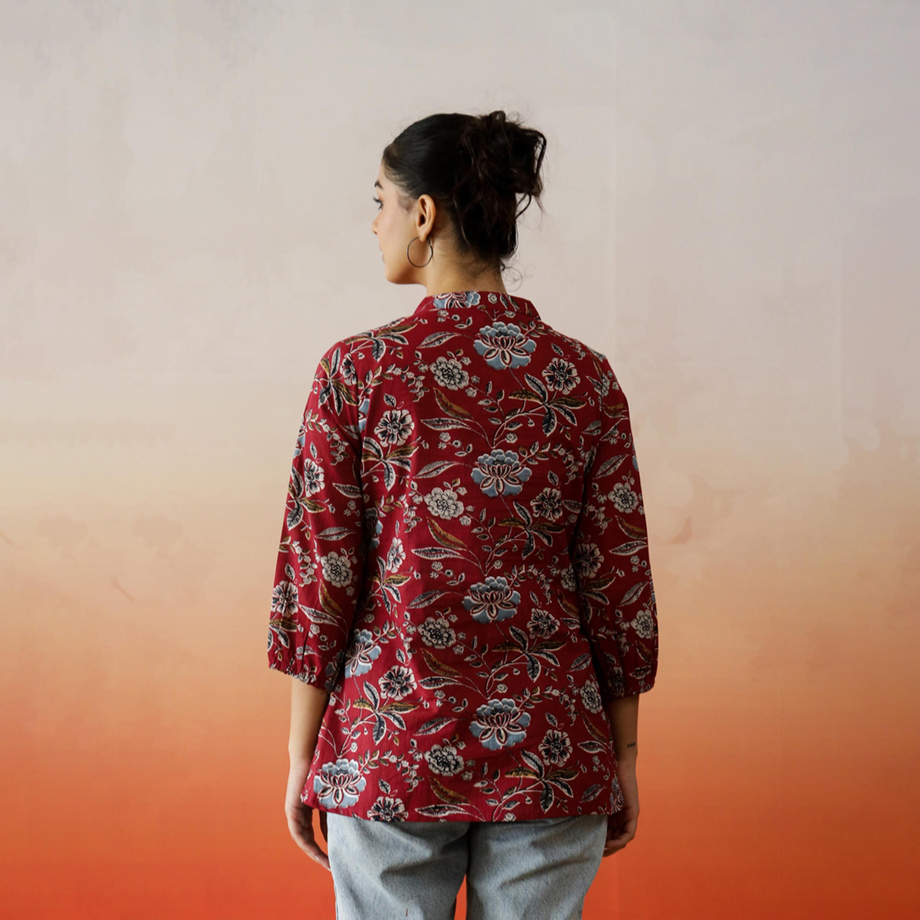 سانسكروتي هومز × ستايلي - بلوزة قطنية بطبعة زهور وفتحة رقبة على شكل V وحاشية مكشكشة-women-clothing-shirtsandblouses-blouses-image-4