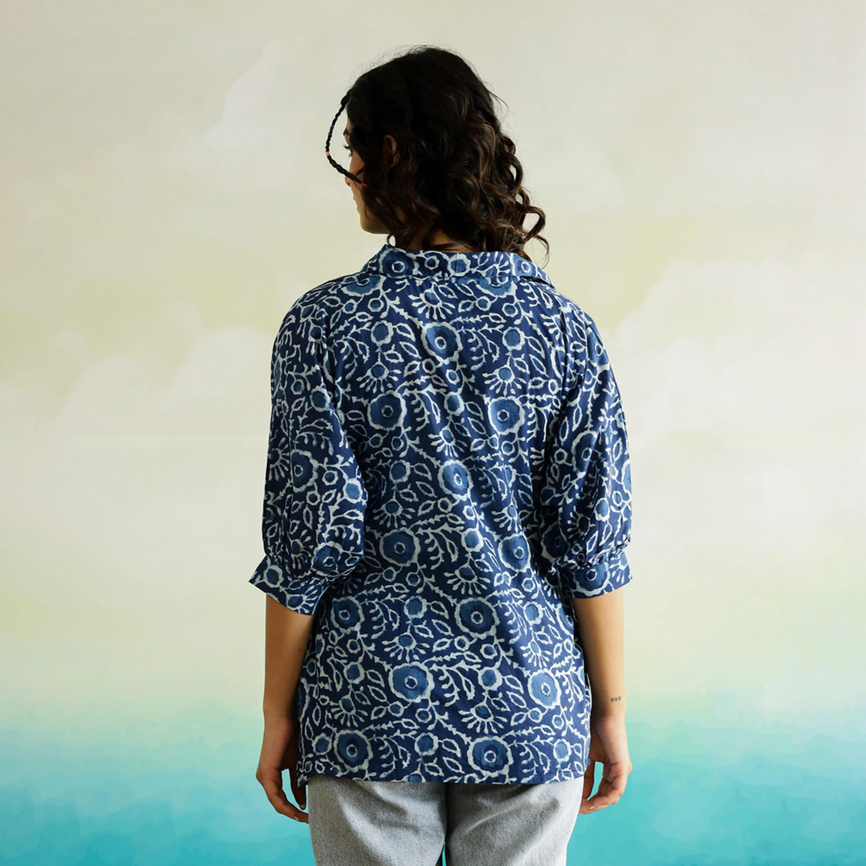 سانسكروتي هومز × ستايلي - بلوزة قطنية بأكمام خفاش مطبوعة بالورود مع تفاصيل مجعدة-women-clothing-shirtsandblouses-blouses-image-4