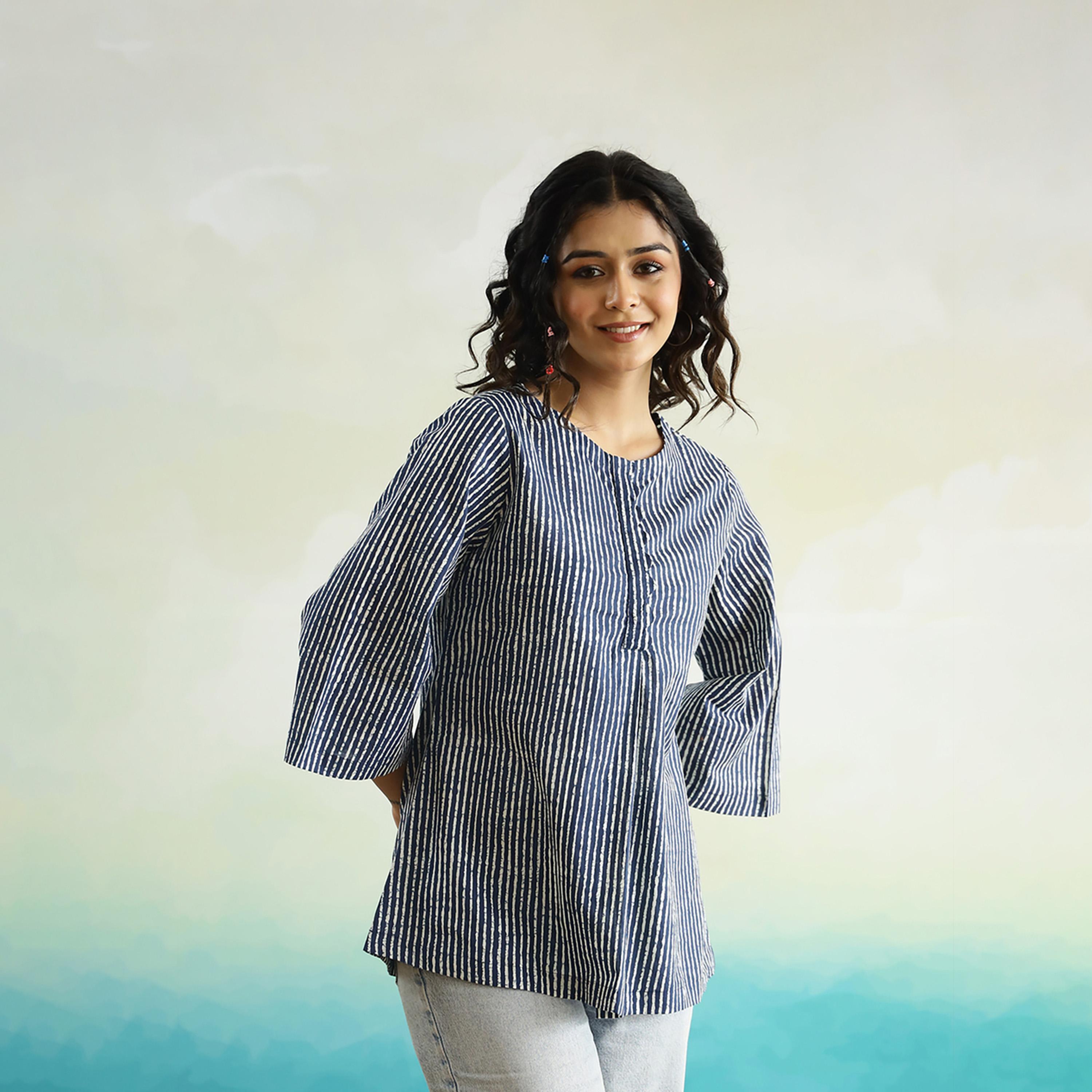 سانسكروتي هومز × ستايلي - بلوزة قطن مخططة برقبة مستديرة وقصّة عادية-women-clothing-shirtsandblouses-blouses-image-5