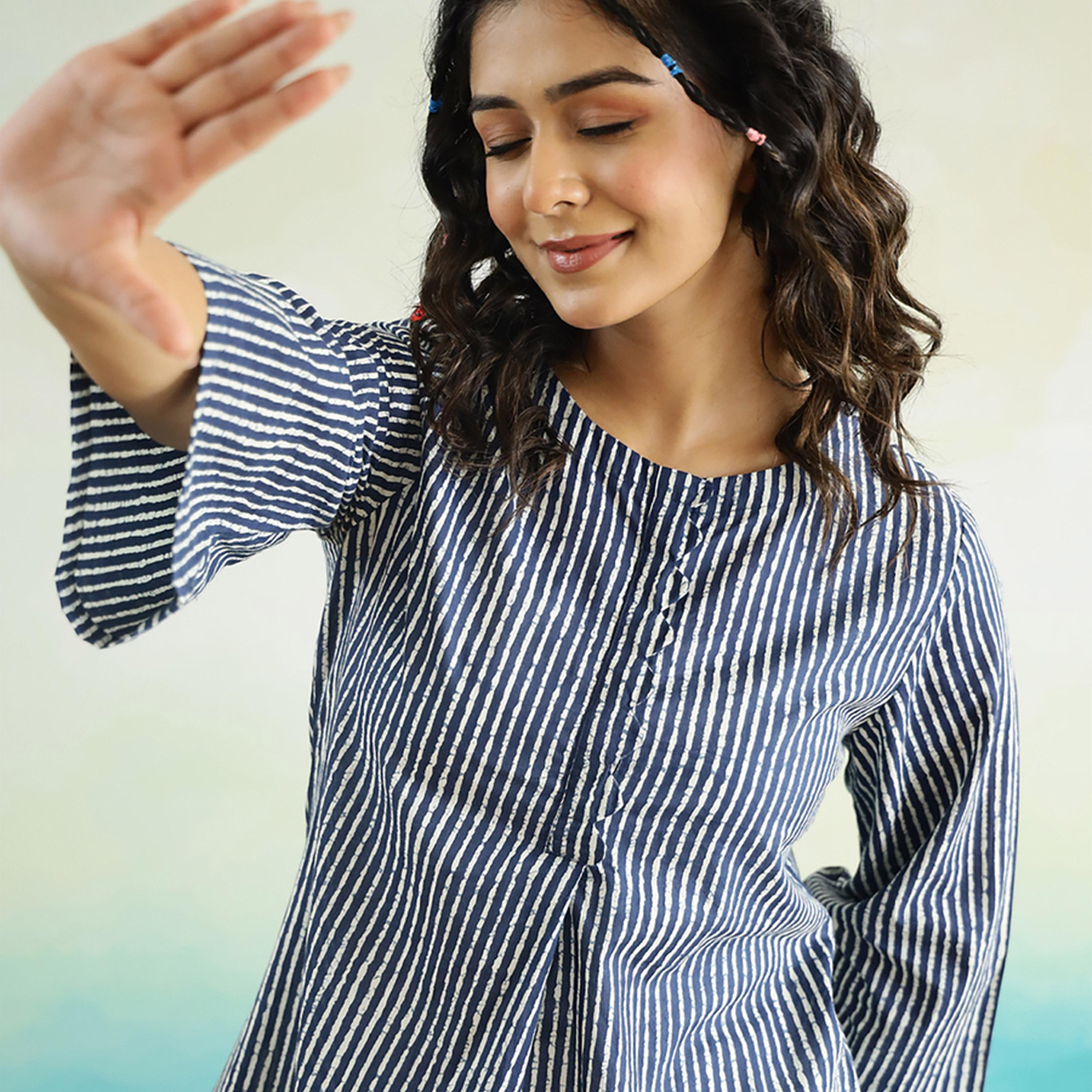 سانسكروتي هومز × ستايلي - بلوزة قطن مخططة برقبة مستديرة وقصّة عادية-women-clothing-shirtsandblouses-blouses-image-6