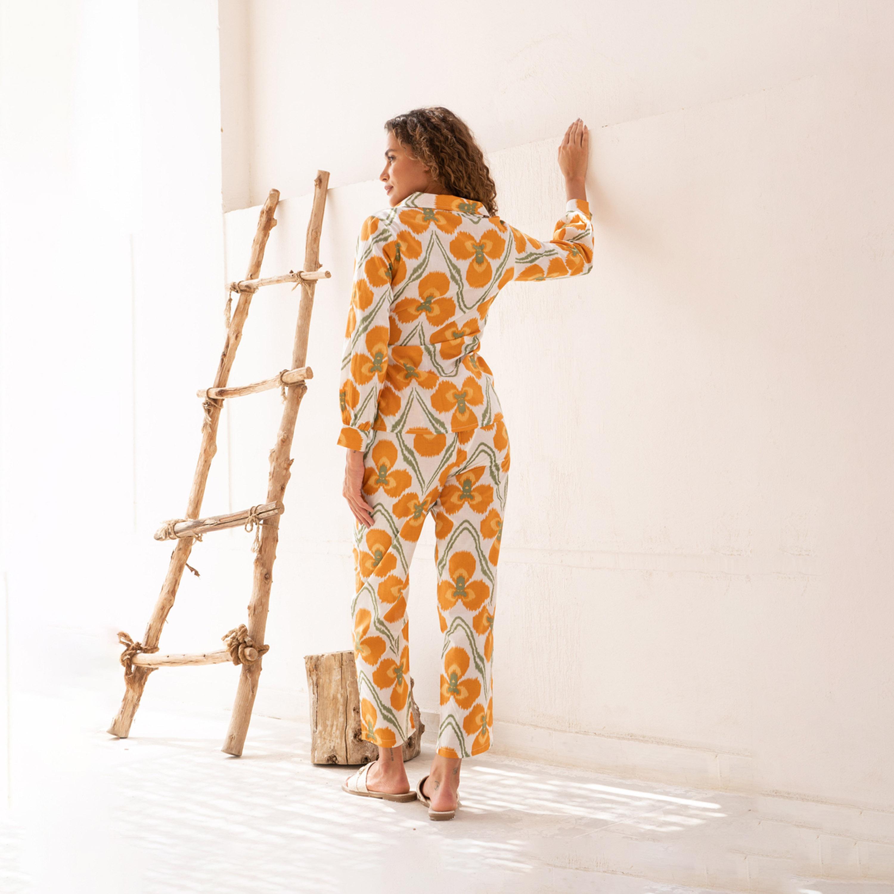 سانسكروتي هومز × ستايلي - قميص قطني بطبعة زهور مع بنطلون-women-clothing-coordsets-image-5