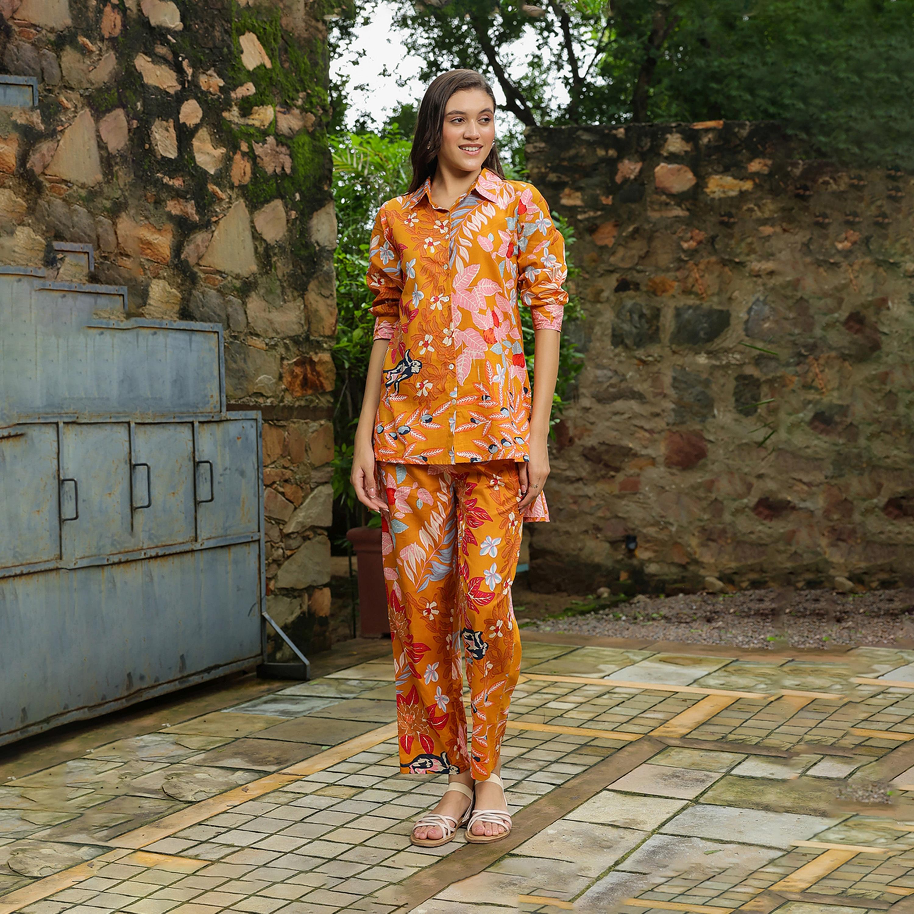 سانسكروتي هومز × ستايلي - قميص بأزرار مطبوع بالزهور بالكامل مع بنطلون منسق-women-clothing-coordsets-image-1