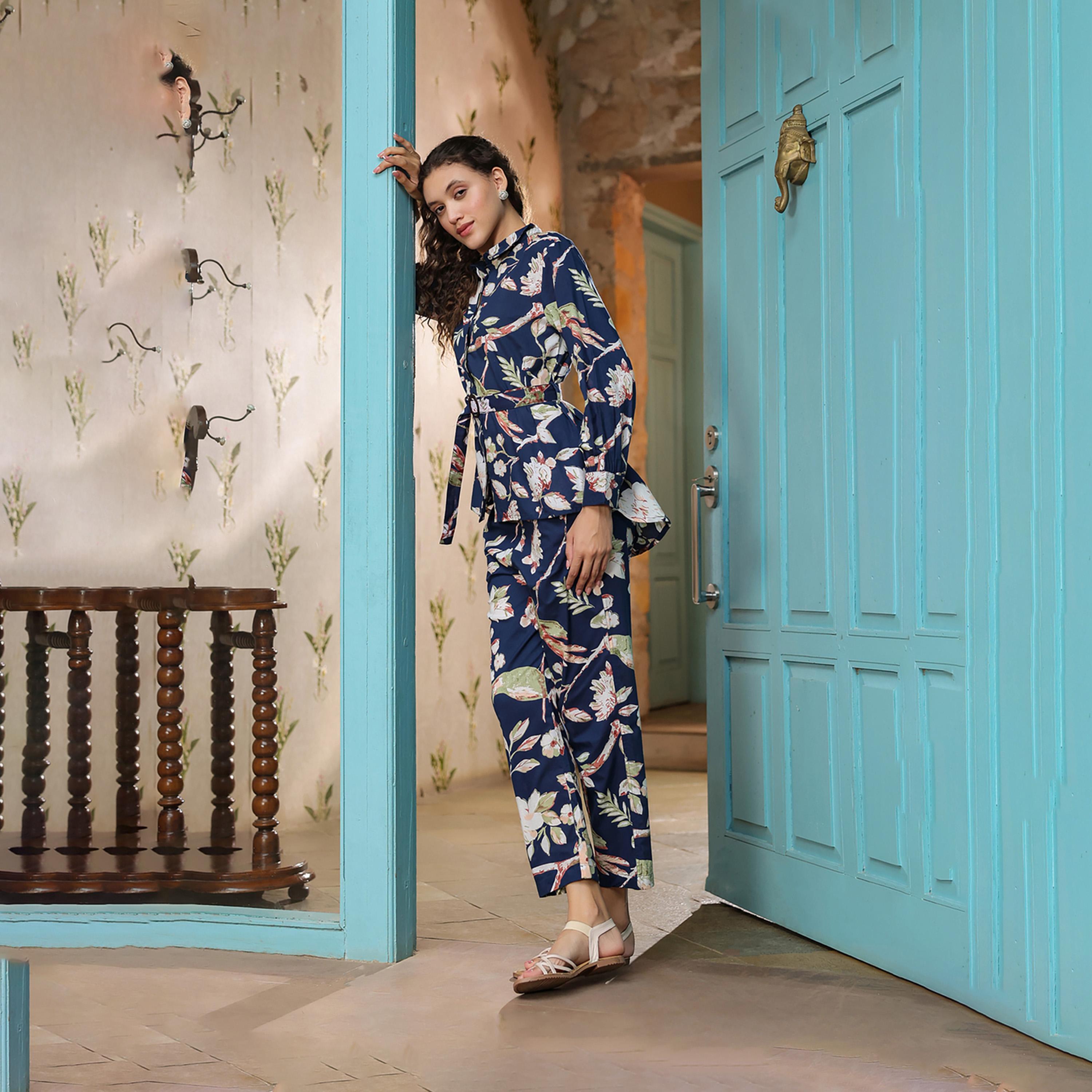 سانسكروتي هومز × ستايلي - قميص بحزام وبنطلون قطن مطبوع بالكامل-women-clothing-coordsets-image-3