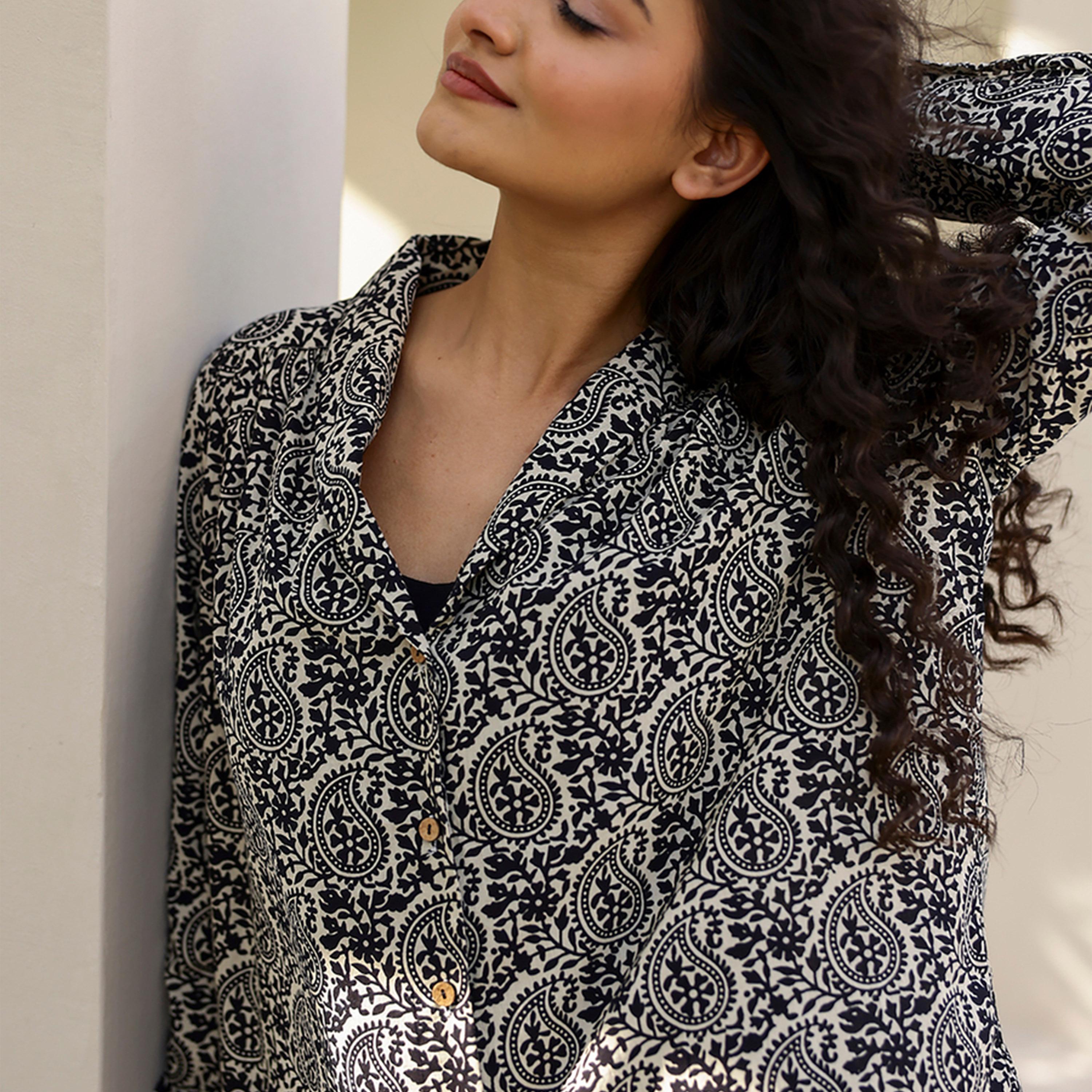 Sanskrutihomes X Styli All-Over Print V-Neck Top With Shorts Co-Ords-women-clothing-coordsets-image-4