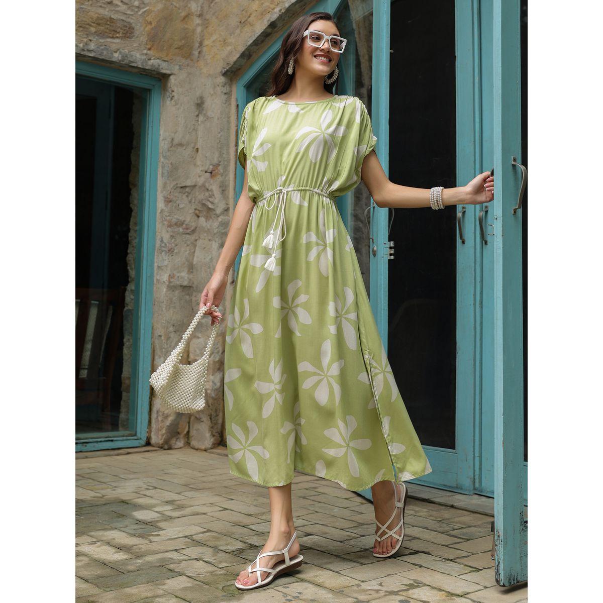 قميص نوم مطبع بتفاصيل مُجمعة وشق جانبي-women-clothing-dresses-image-7