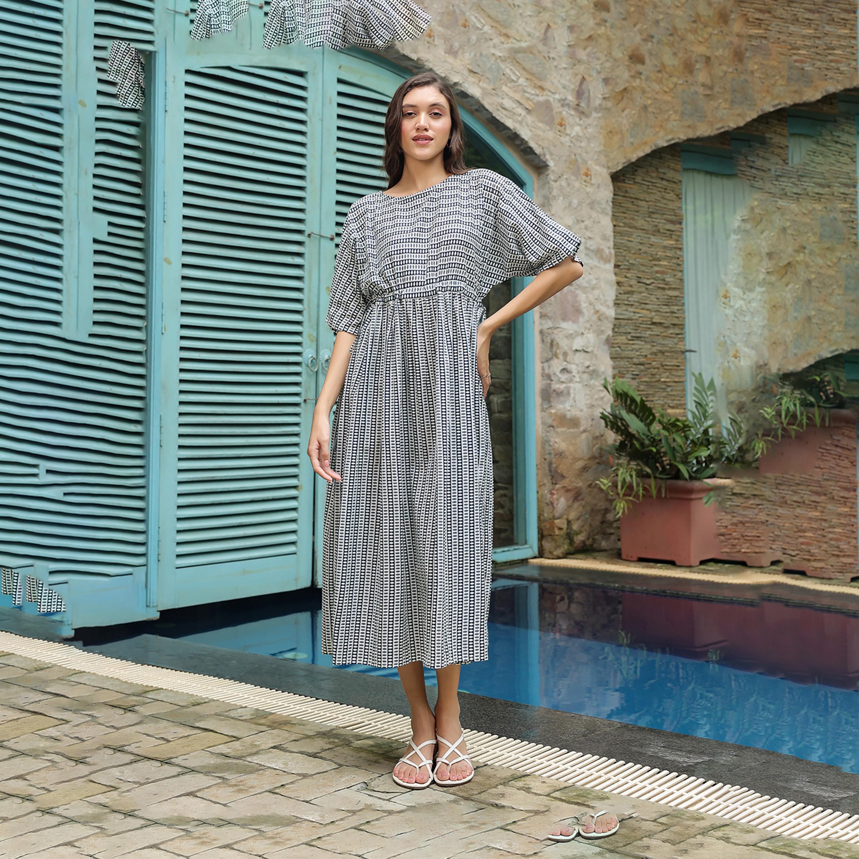 سانسكروتي هومز × ستايلي - فستان متوسط الطول القطن بأكمام خفاش وطبعة كاملة-women-clothing-dresses-image-1
