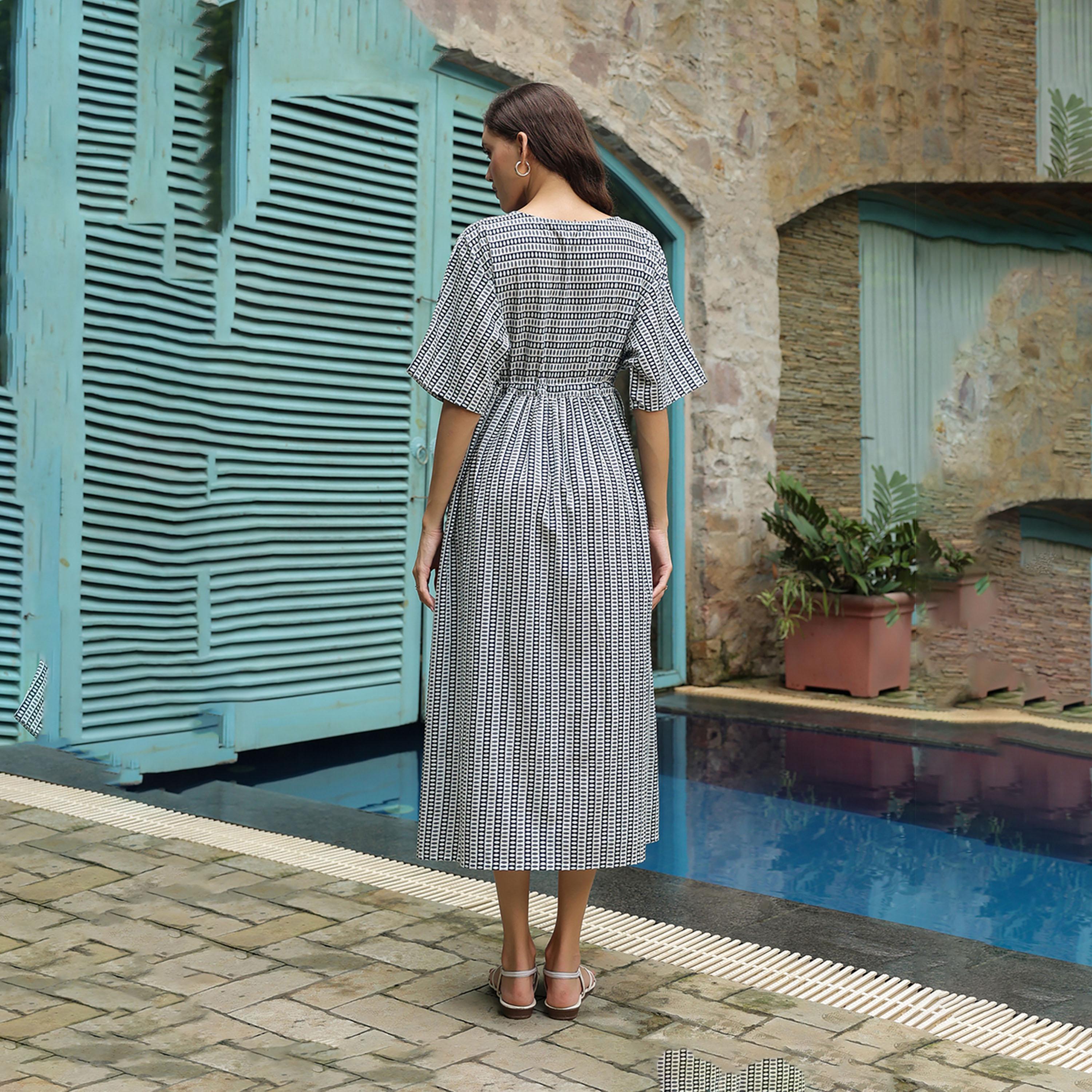 سانسكروتي هومز × ستايلي - فستان متوسط الطول القطن بأكمام خفاش وطبعة كاملة-women-clothing-dresses-image-2