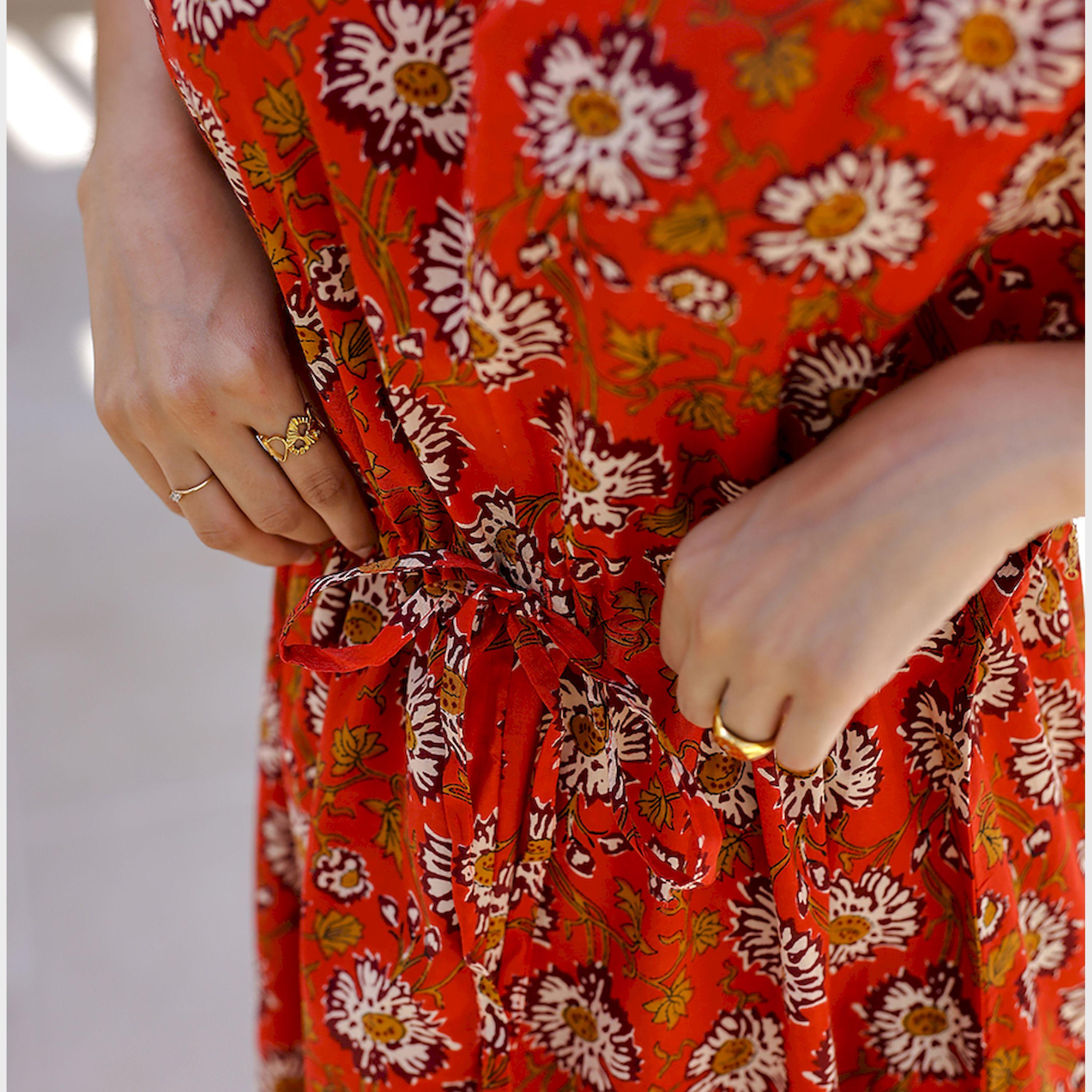 Sanskrutihomes X Styli Floral Print V-Neck Cotton Midi Dress With Drawstring-women-clothing-dresses-image-6