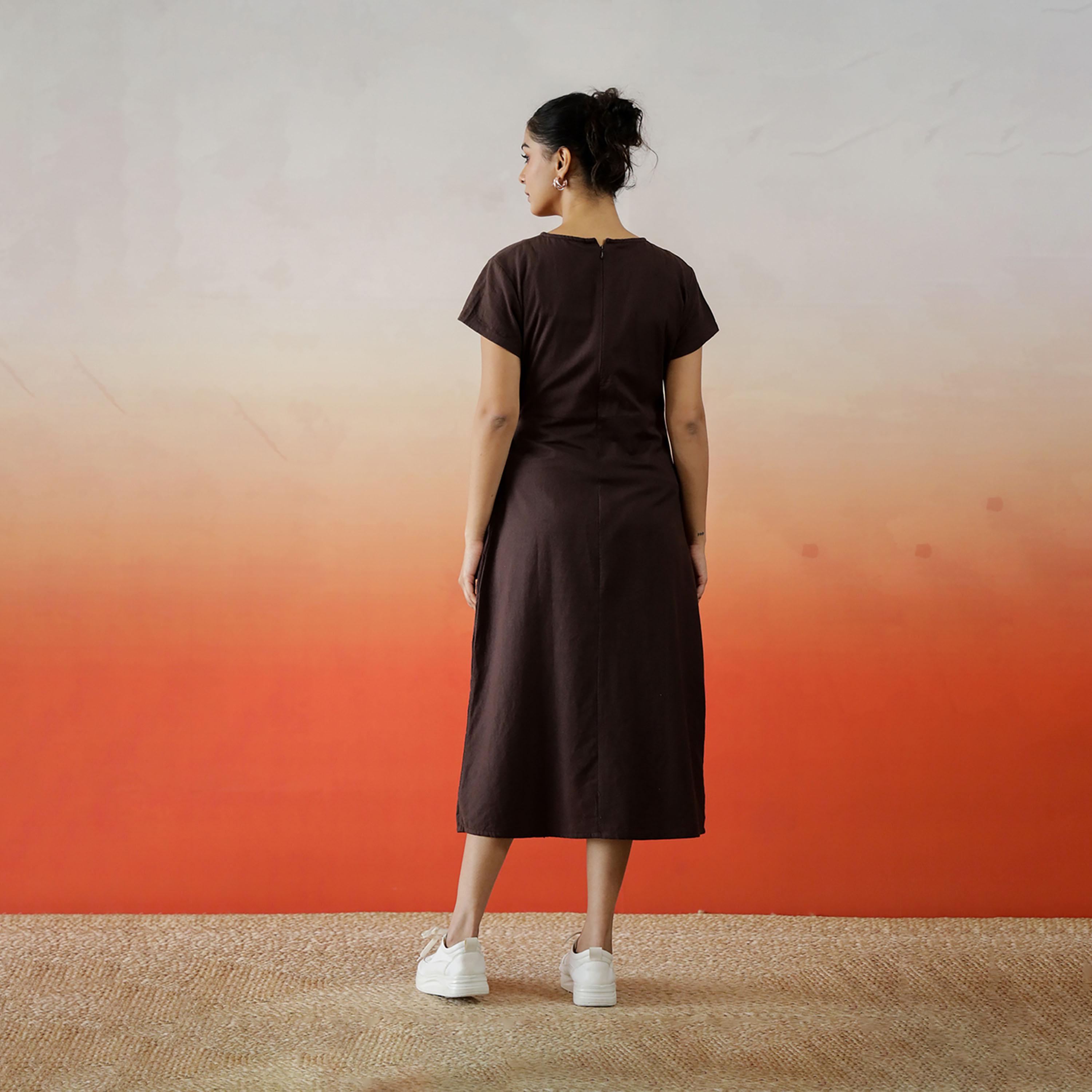 سانسكروتي هومز × ستايلي - فستان متوسط الطول من من القطن سادة مع تفاصيل ربطة عنق-women-clothing-dresses-image-2