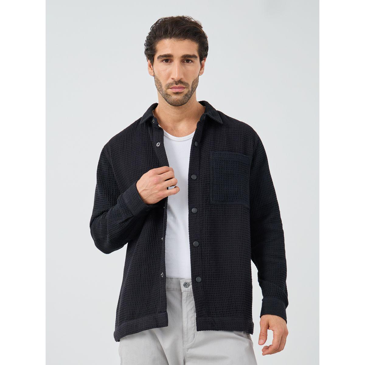 شاكيت فضفاض محبوك بنمط وافل مع جيب-men-clothing-shirts-image-3