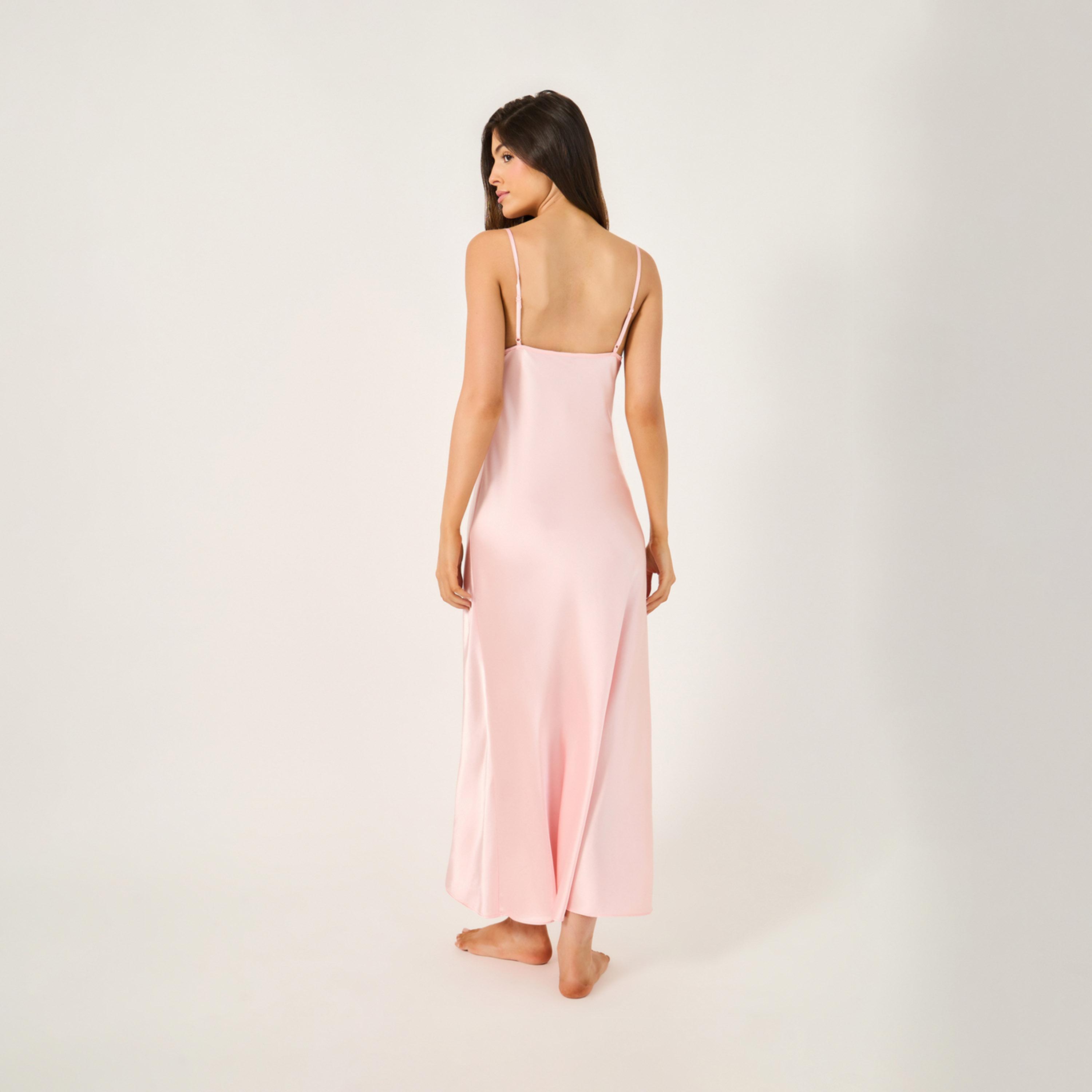 ستايلي - طقم قطعتين - روب مزين بالريش الصناعي وفستان داخلي-women-clothing-nightwear-robes-image-9