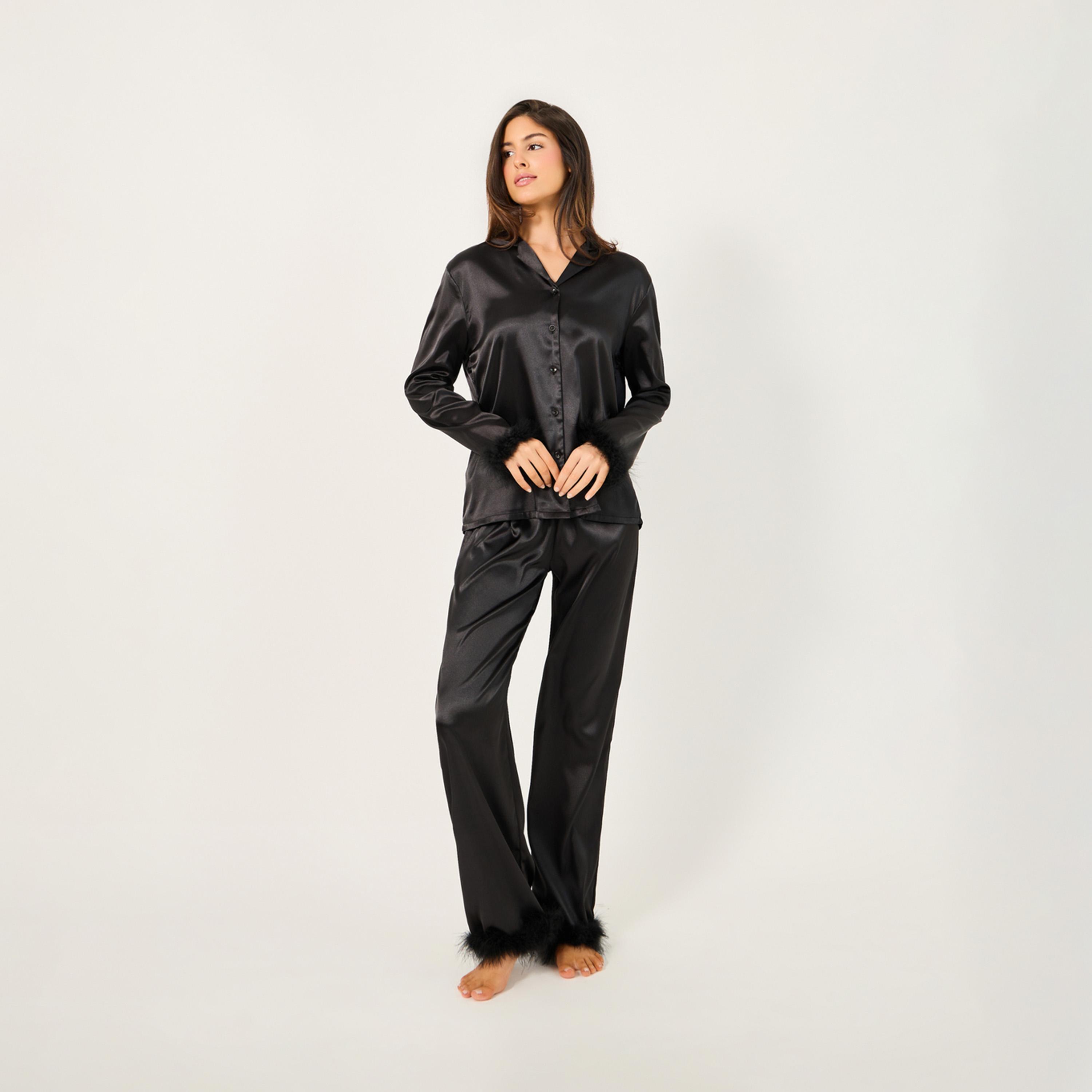 ستايلي - طقم قميص بأزرار وبنطال بيجامة مزين بالريش الصناعي-women-clothing-nightwear-pyjamas-longsets-image-1
