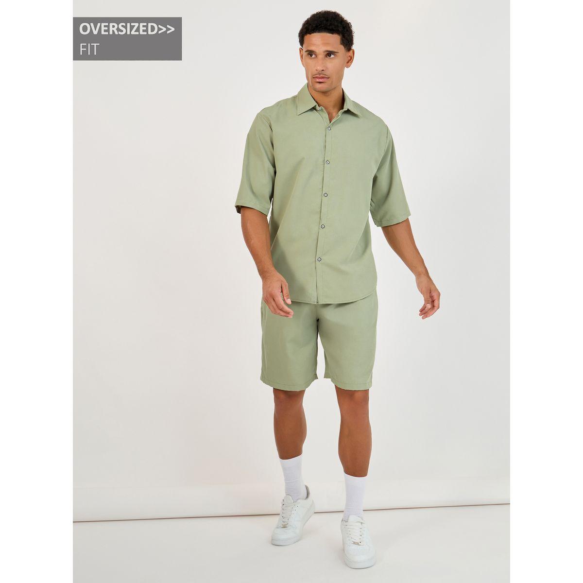 طقم منسق من شورت وقميص فضفاض بأكمام قصيرة-men-clothing-coordsets-image-1