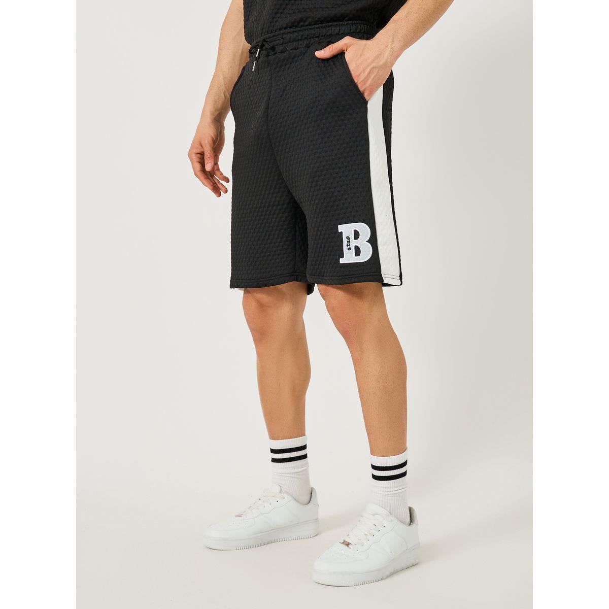 طقم منسق من تيشيرت فضفاض وشورت-men-clothing-coordsets-image-6