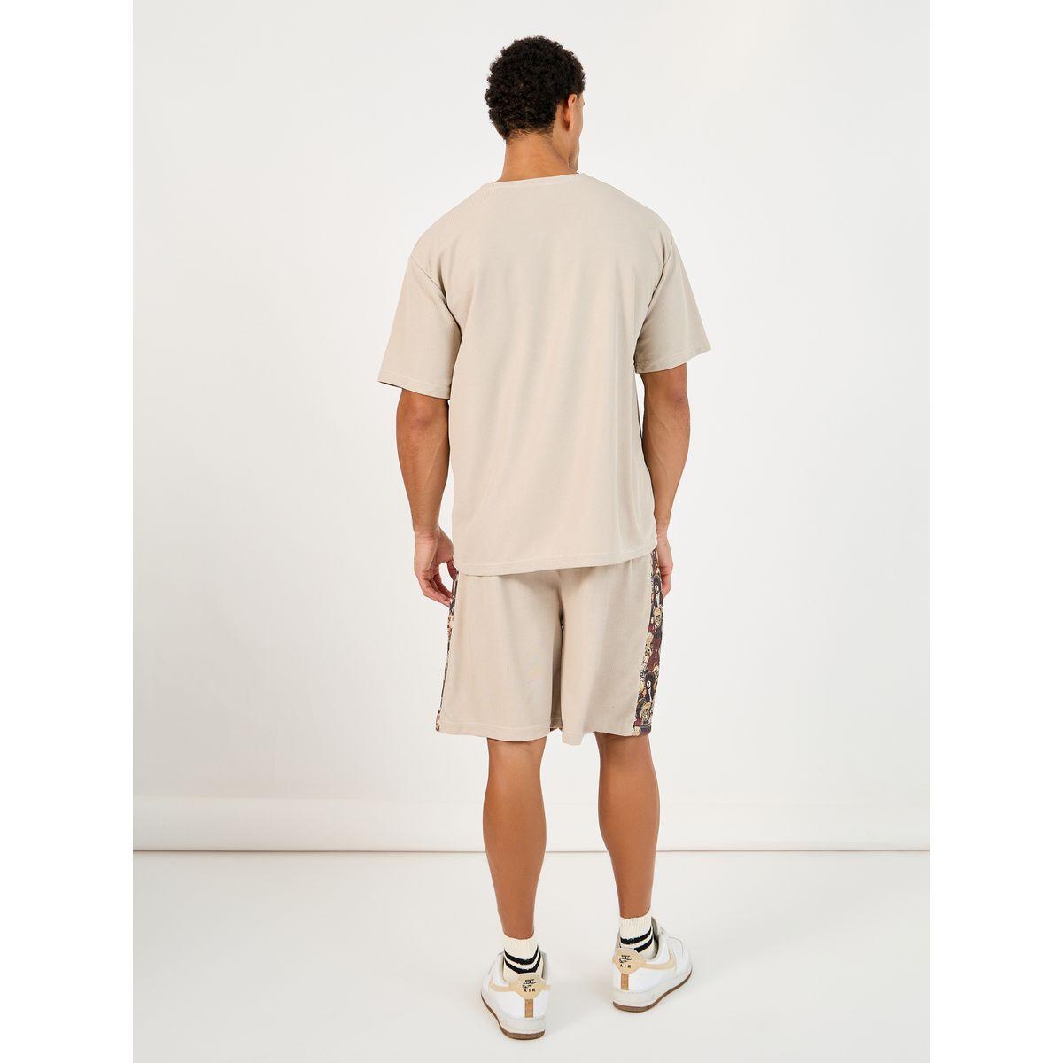 Styli Oversized Graphic Print T-Shirt and Shorts with Side Print Co-Ords-men-clothing-coordsets-image-6