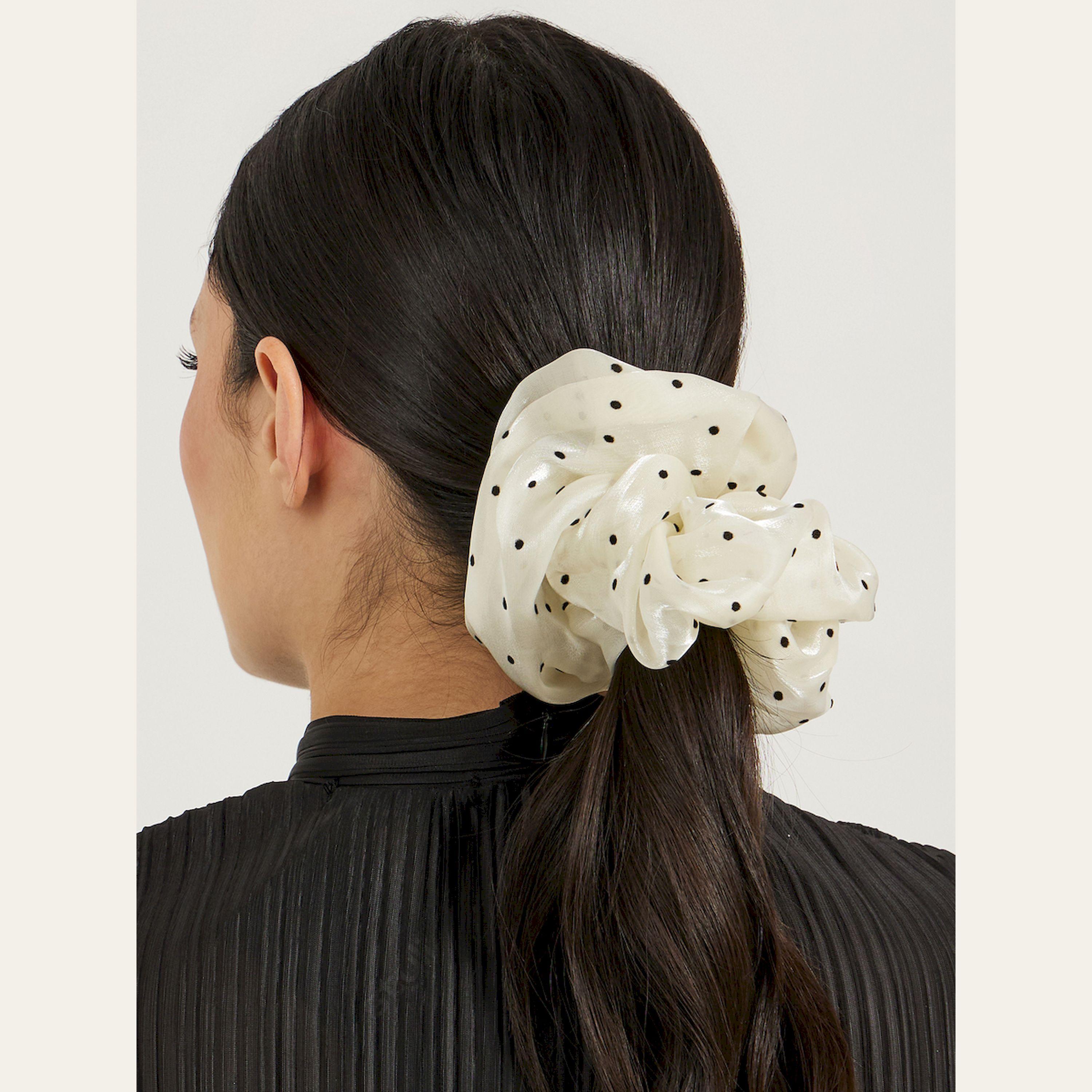 ستايلي - طقم من قطعتين - ربطات شعر مطبوعة بنقاط-women-hairaccessories-scrunchies-image-2