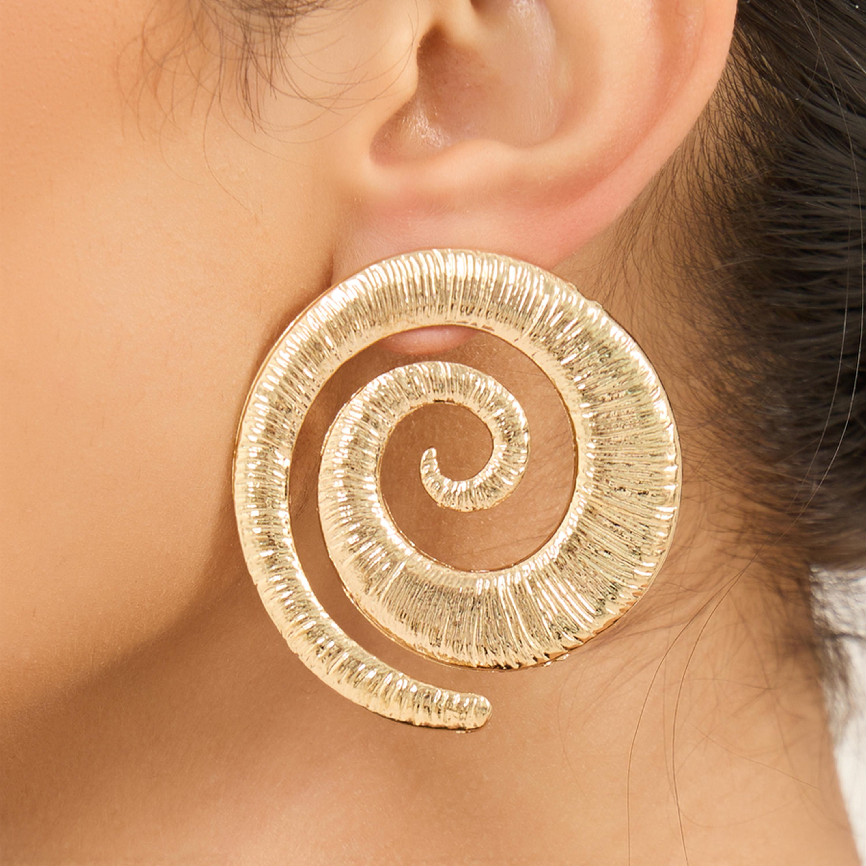 Styli Oversized Shell Dangle Earrings-women-watchesandjewellery-jewellery-earrings-image-2