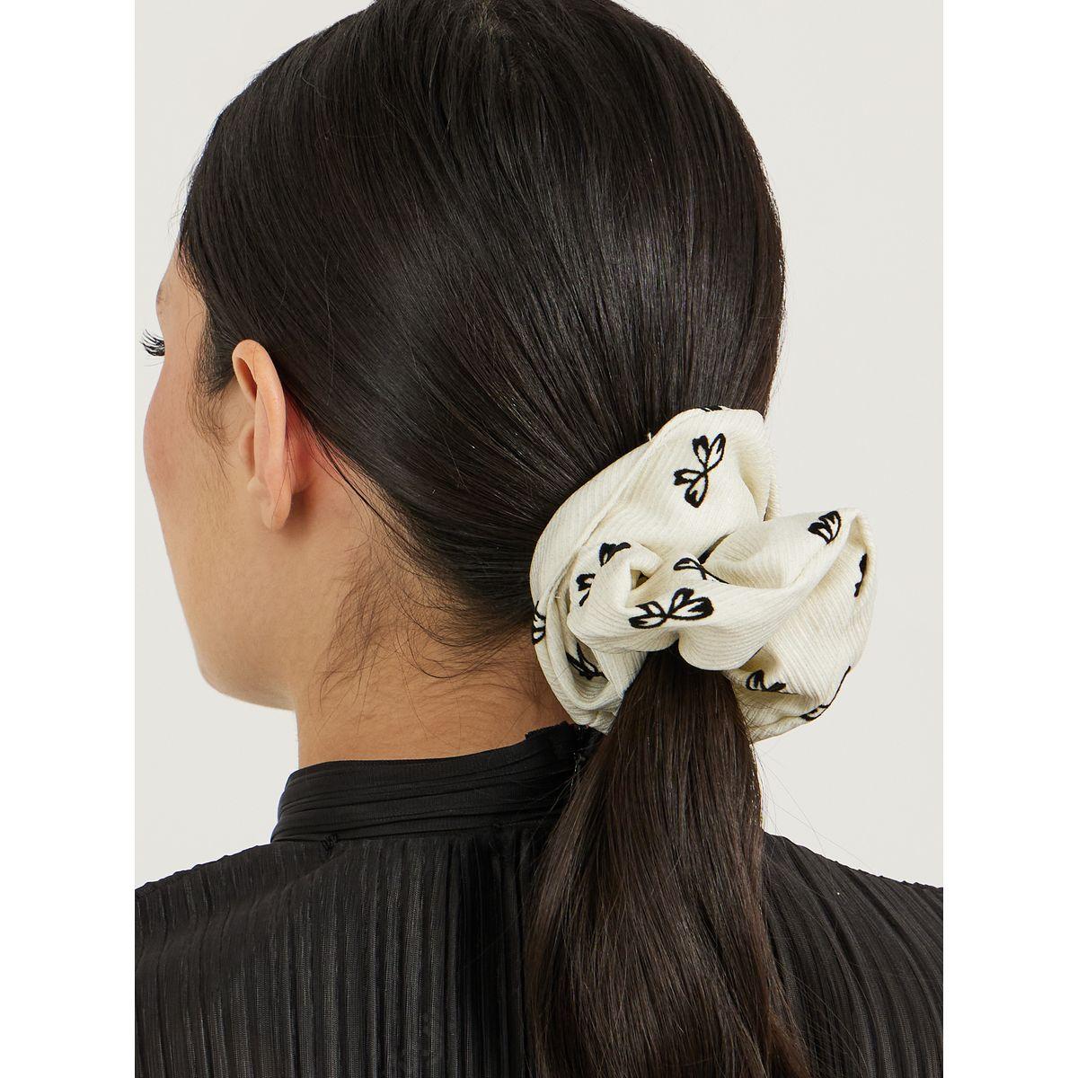 مجموعة من 3 ربطات سكرانشي بطبعات فيونكة-women-hairaccessories-bands-image-2