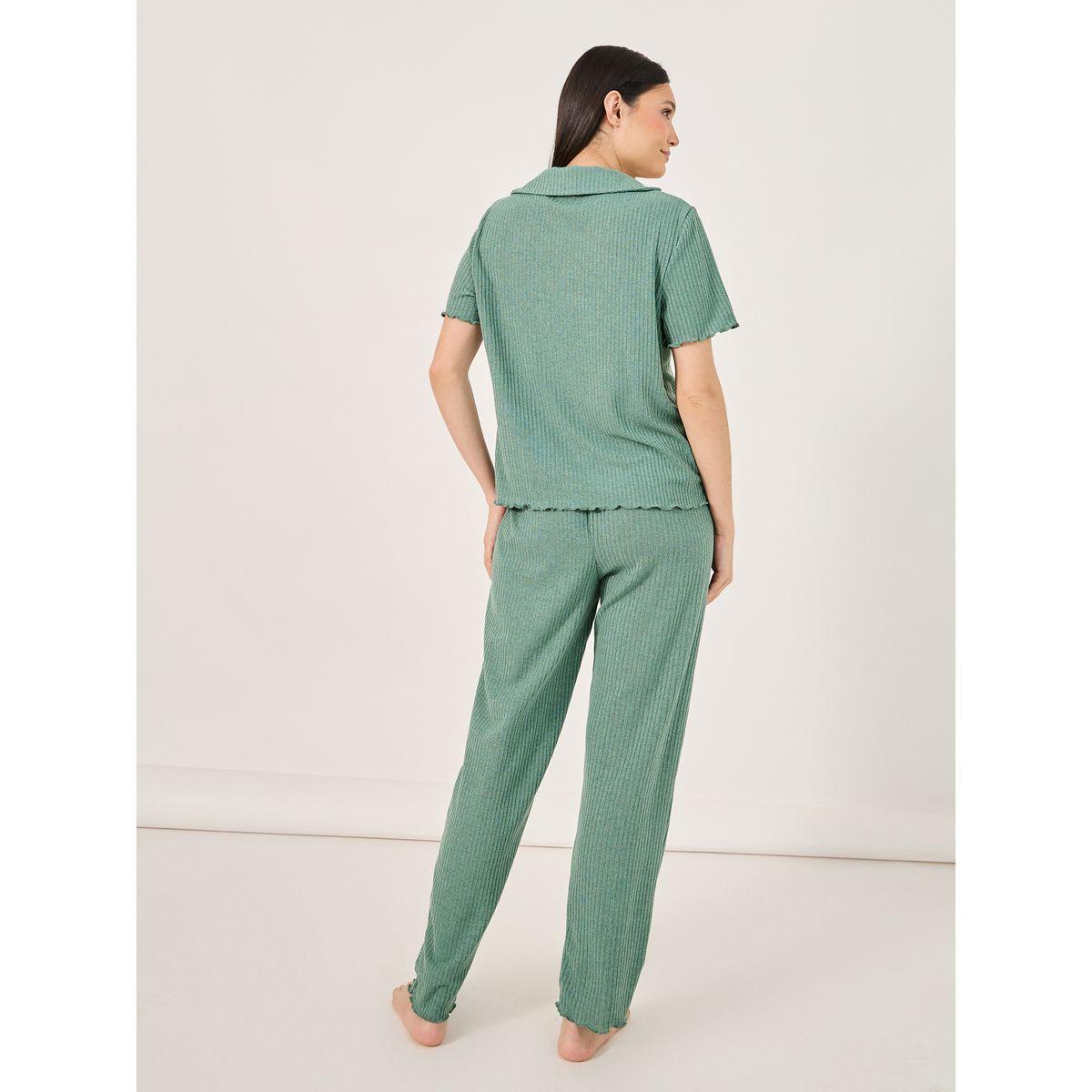 طقم من بنطال بيجاما وبلوزة بحواف خس وتفاصيل مضلعة-women-clothing-nightwear-pyjamas-longsets-image-4