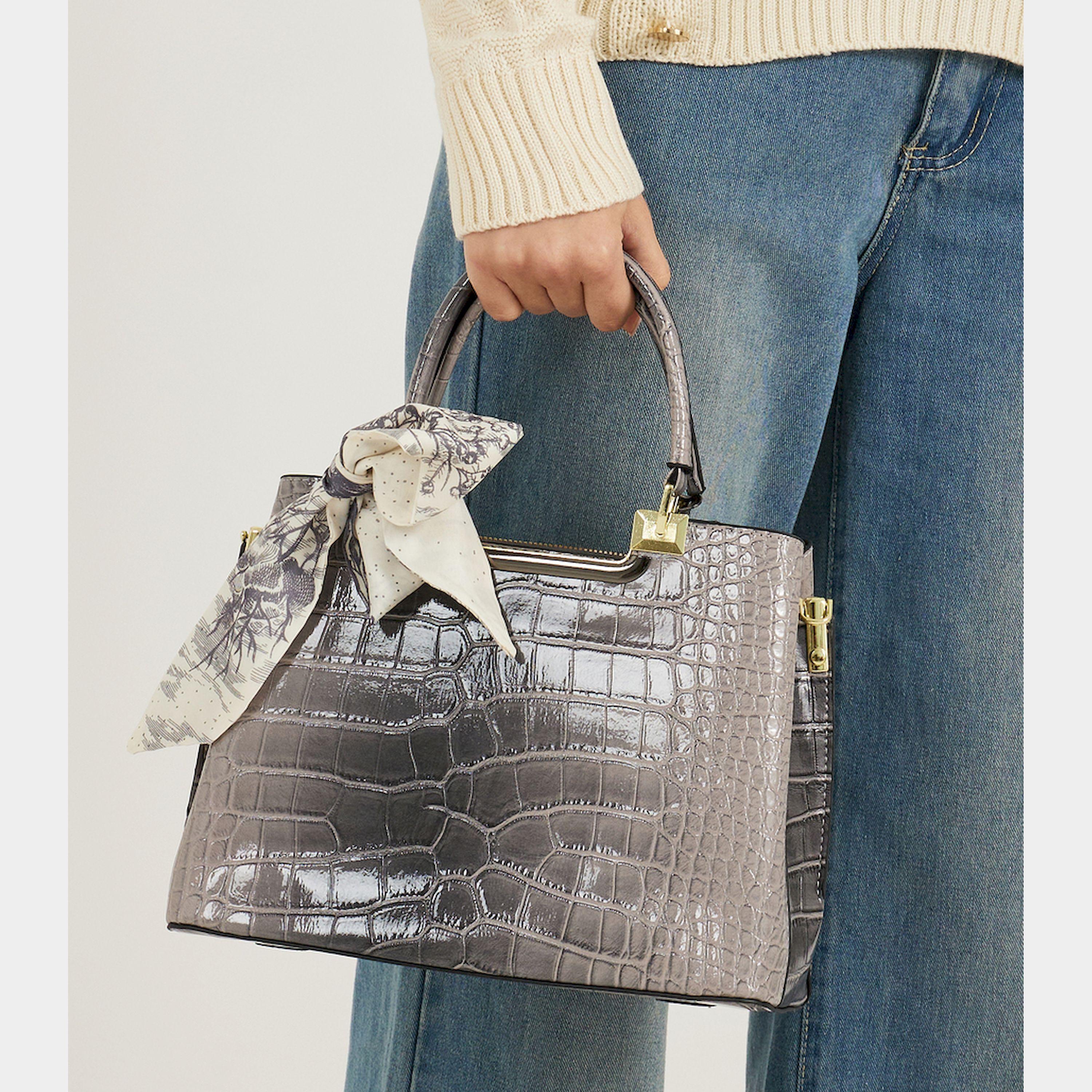 ستايلي - حقيبة يد بنقشة جلد التمساح مع وشاح مطبوع-women-bagsandwallets-handbags-image-3
