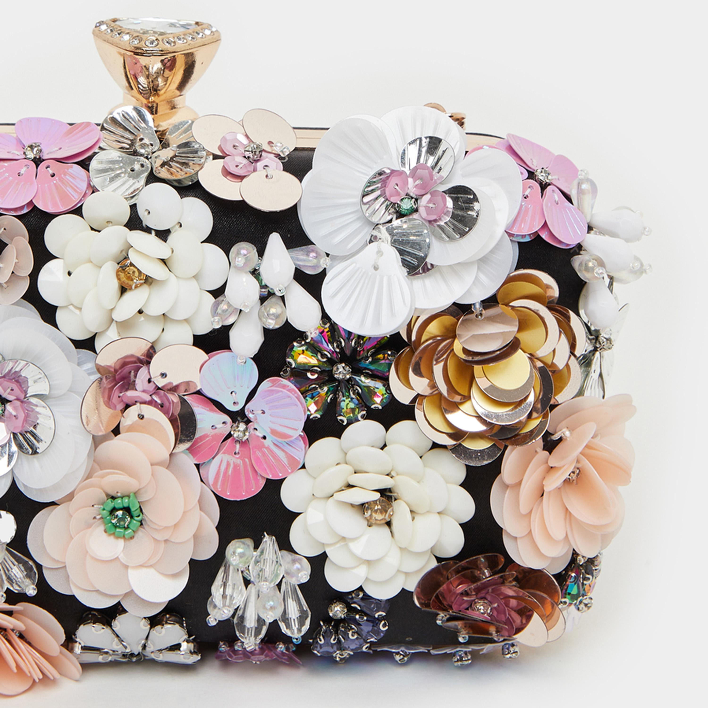 ستايلي - حقيبة كلاتش مزينة بالخرز والأزهار مع حزام سلسلة-women-bagsandwallets-handbags-image-5