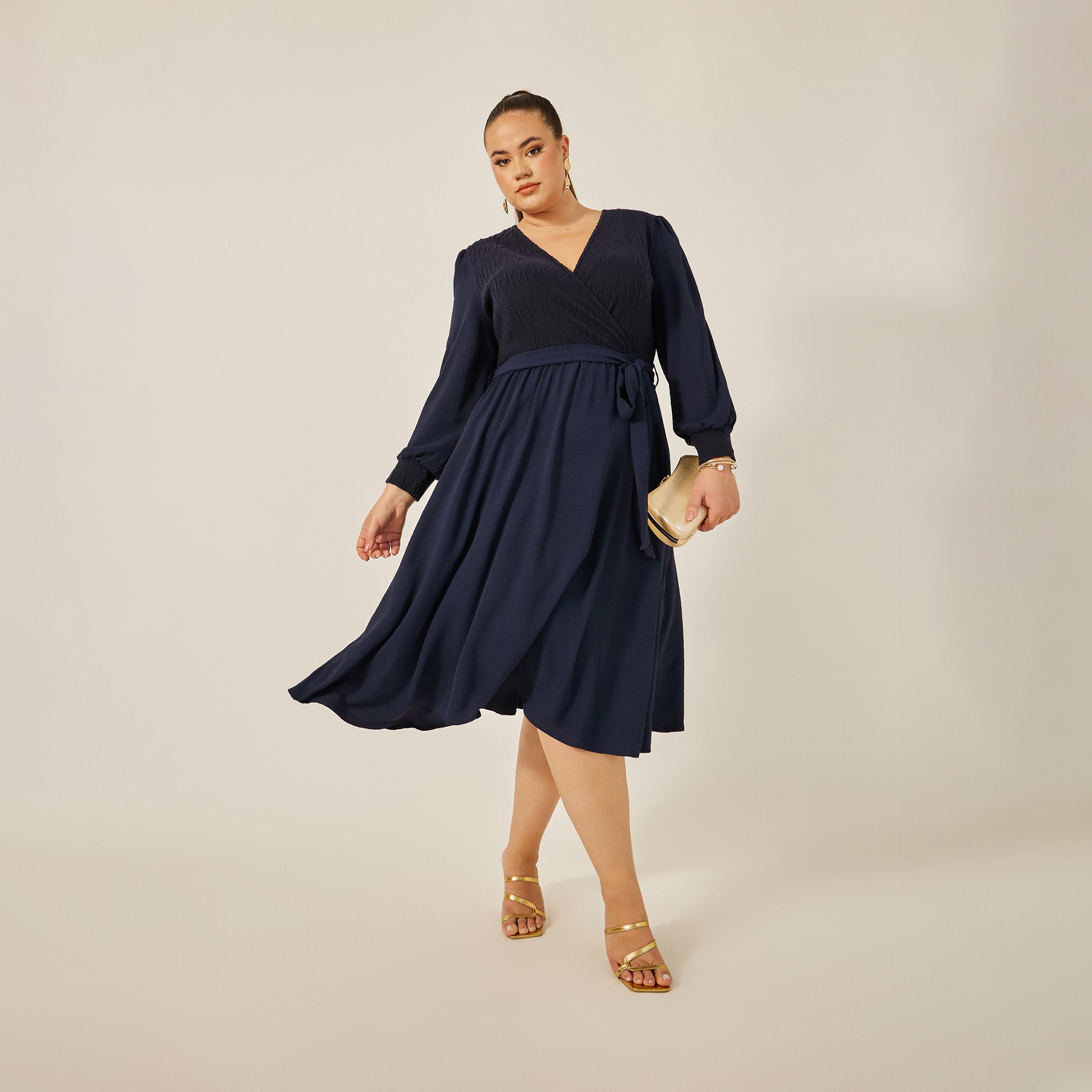 Styli Plus Size Textured V-Neck A-Line Midi Dress With Waist Belt Detail-women-clothing-dresses-image-1
