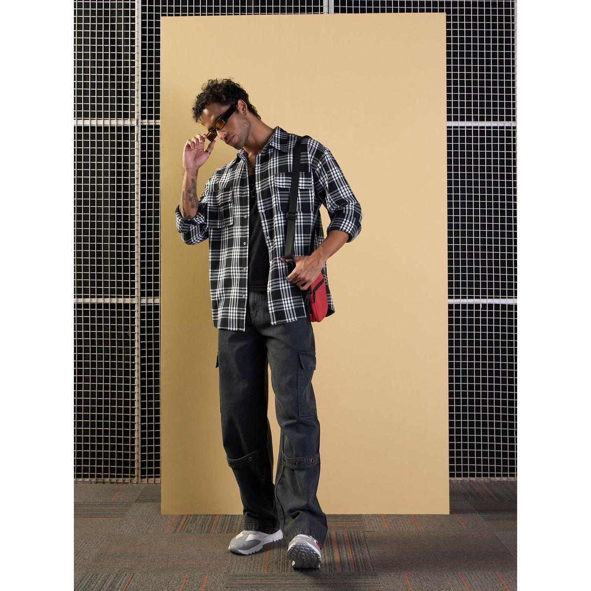 قميص فضفاض بطبعة مربعات مع تفاصيل جيوب ماسكلن ساسافراس × ستايلي-men-clothing-shirts-image-2