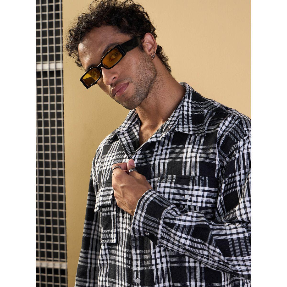 قميص فضفاض بطبعة مربعات مع تفاصيل جيوب ماسكلن ساسافراس × ستايلي-men-clothing-shirts-image-4