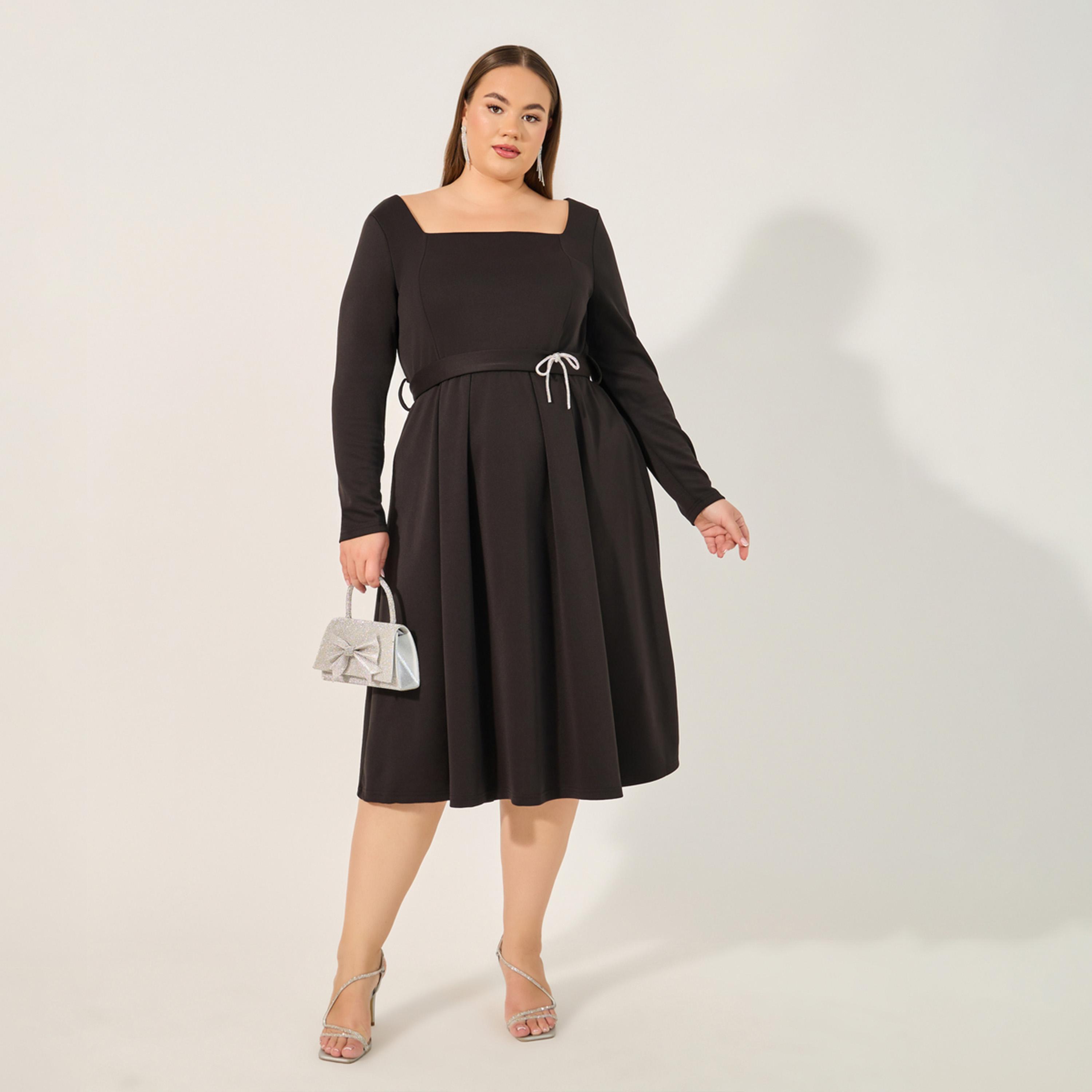 Styli Plus Size Embellished Bow Detail Pleated A-Line Midi Dress-women-clothing-dresses-image-1