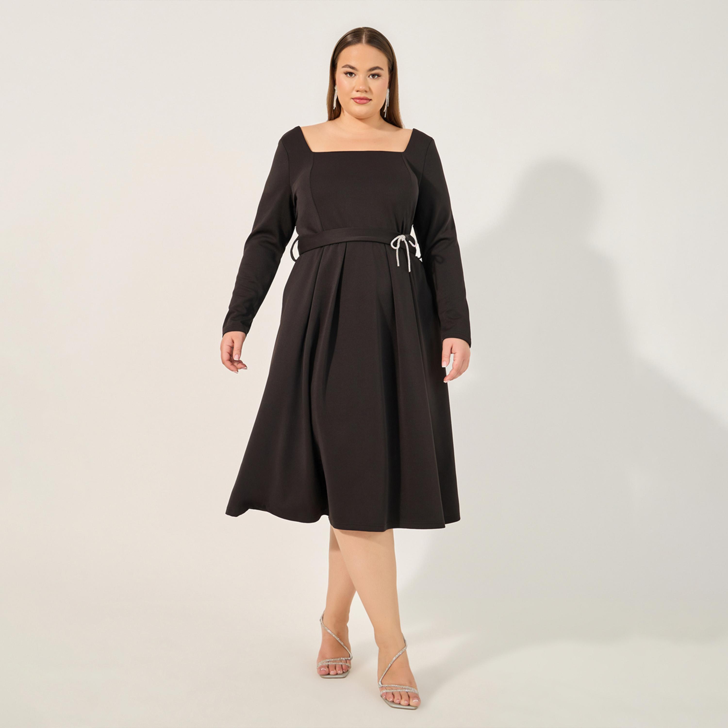 Styli Plus Size Embellished Bow Detail Pleated A-Line Midi Dress-women-clothing-dresses-image-2