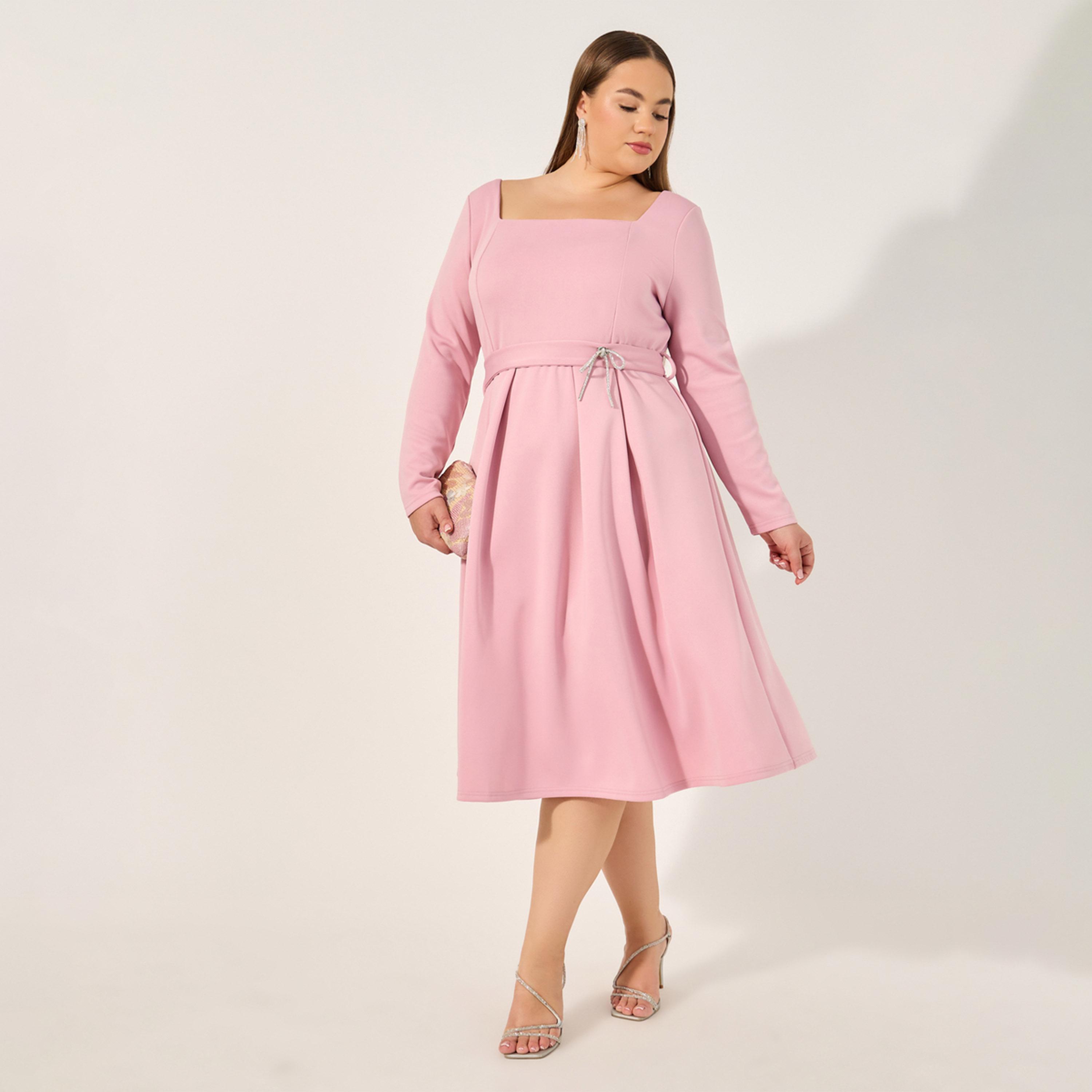 ستايلي - فستان ميدي كسرات مطرز بقصة A مع تفاصيل فيونكة مقاس كبير-women-clothing-dresses-image-2