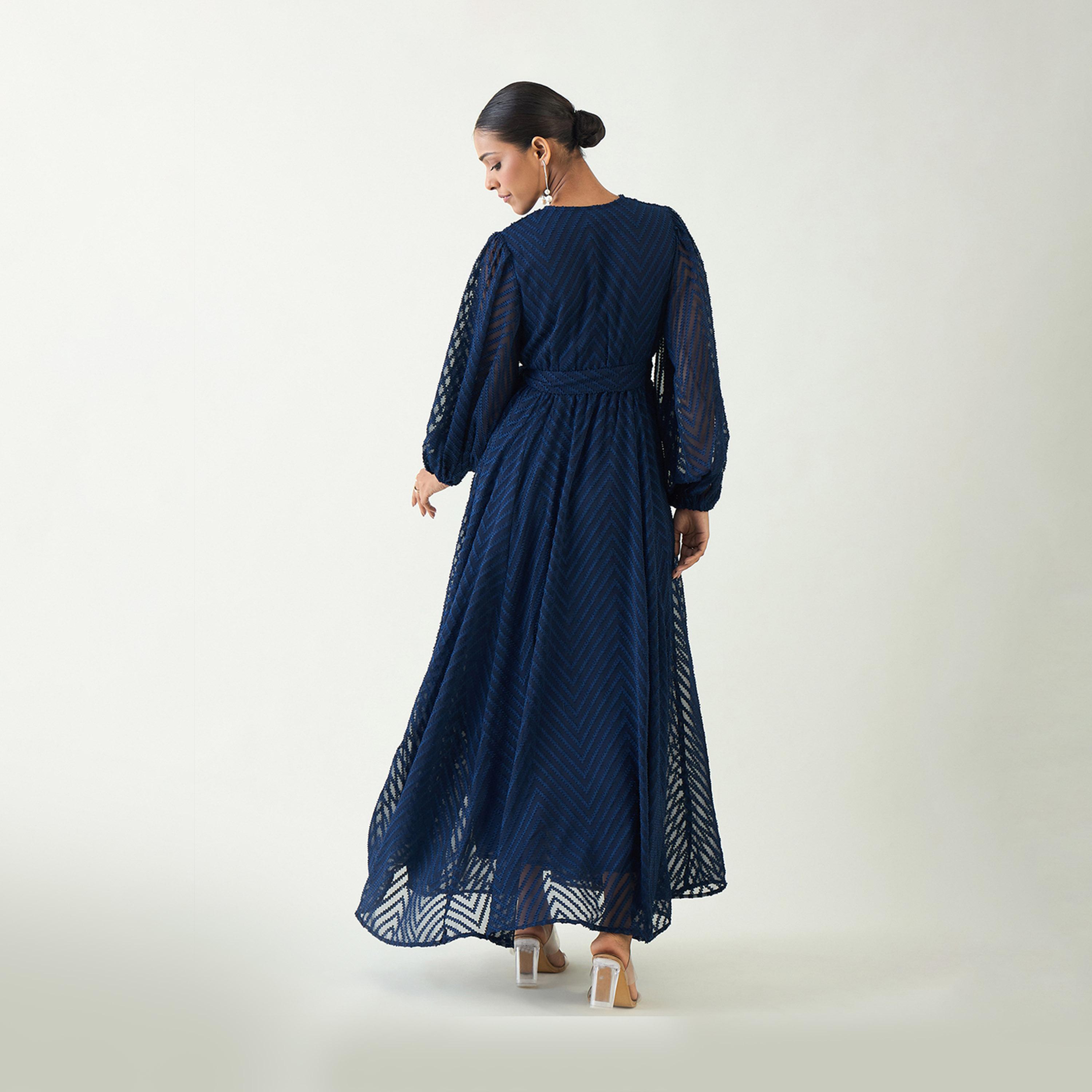 فيميلا × ستايلي - فستان ماكسي ملفوف بنمط خطوط منكسرة مع تفاصيل رباط الخصر-women-clothing-dresses-image-3