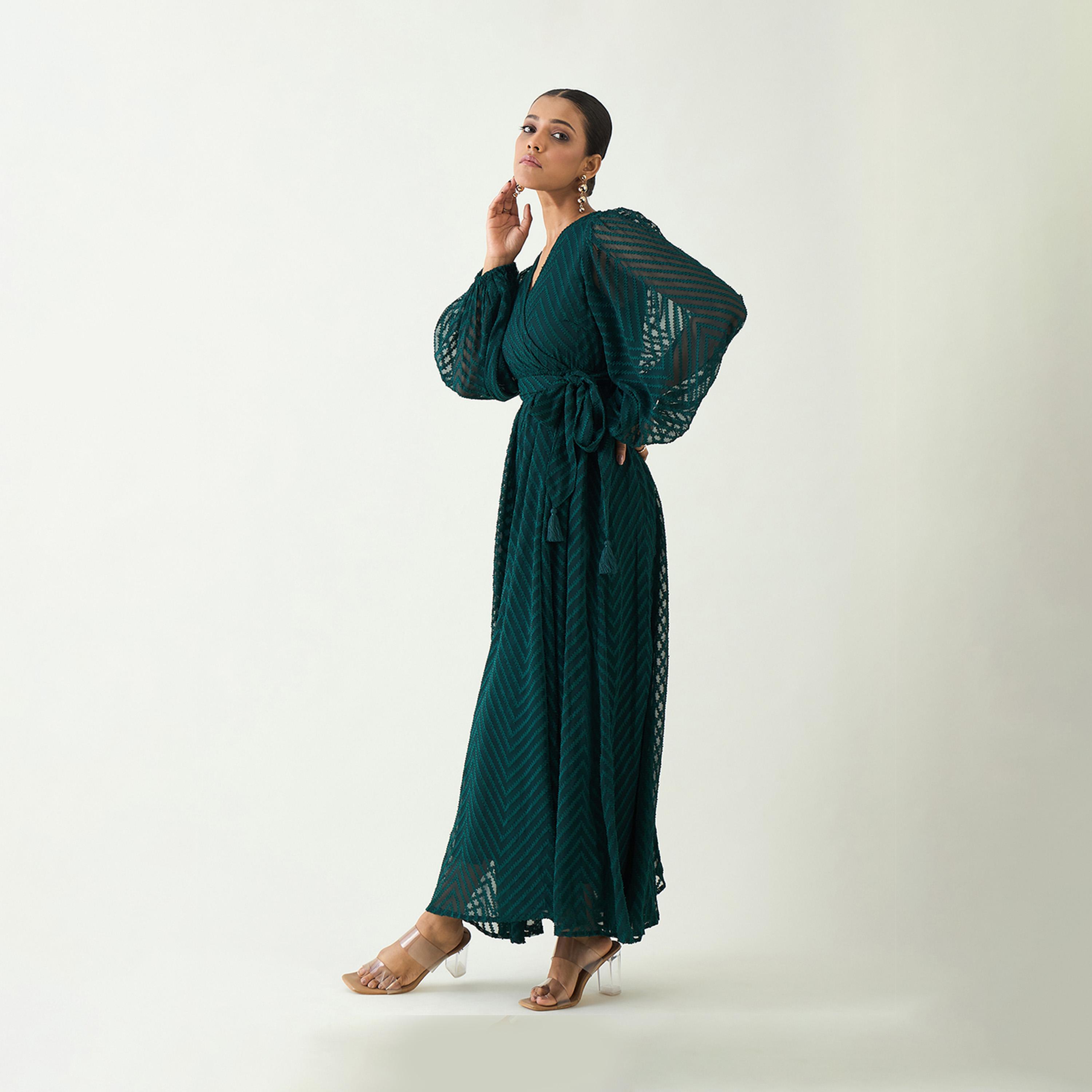 فيميلا × ستايلي - فستان ماكسي ملفوف بنمط خطوط منكسرة مع تفاصيل رباط الخصر-women-clothing-dresses-image-1