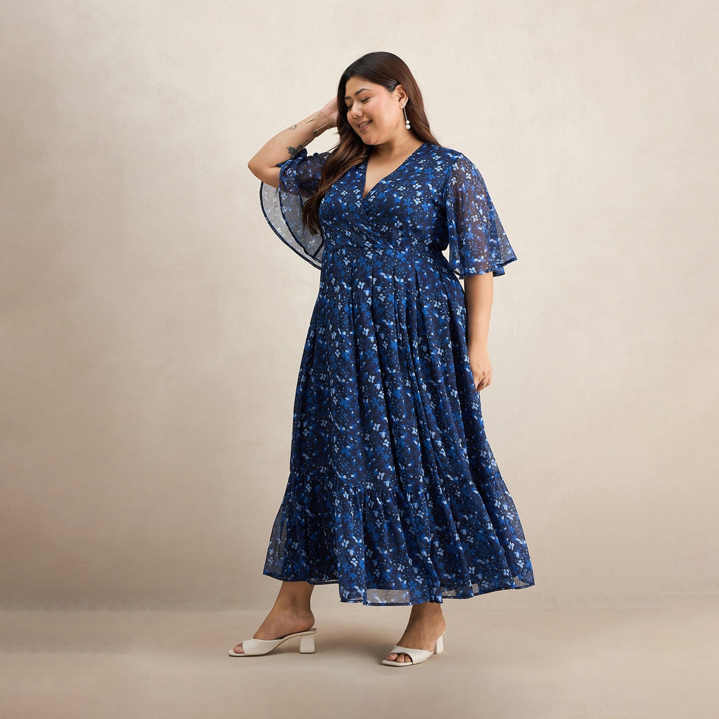 فيميلا × ستايلي - فستان ماكسي متعدد الطبقات بطبعات الأزهار بمقاس كبير-women-clothing-dresses-image-4